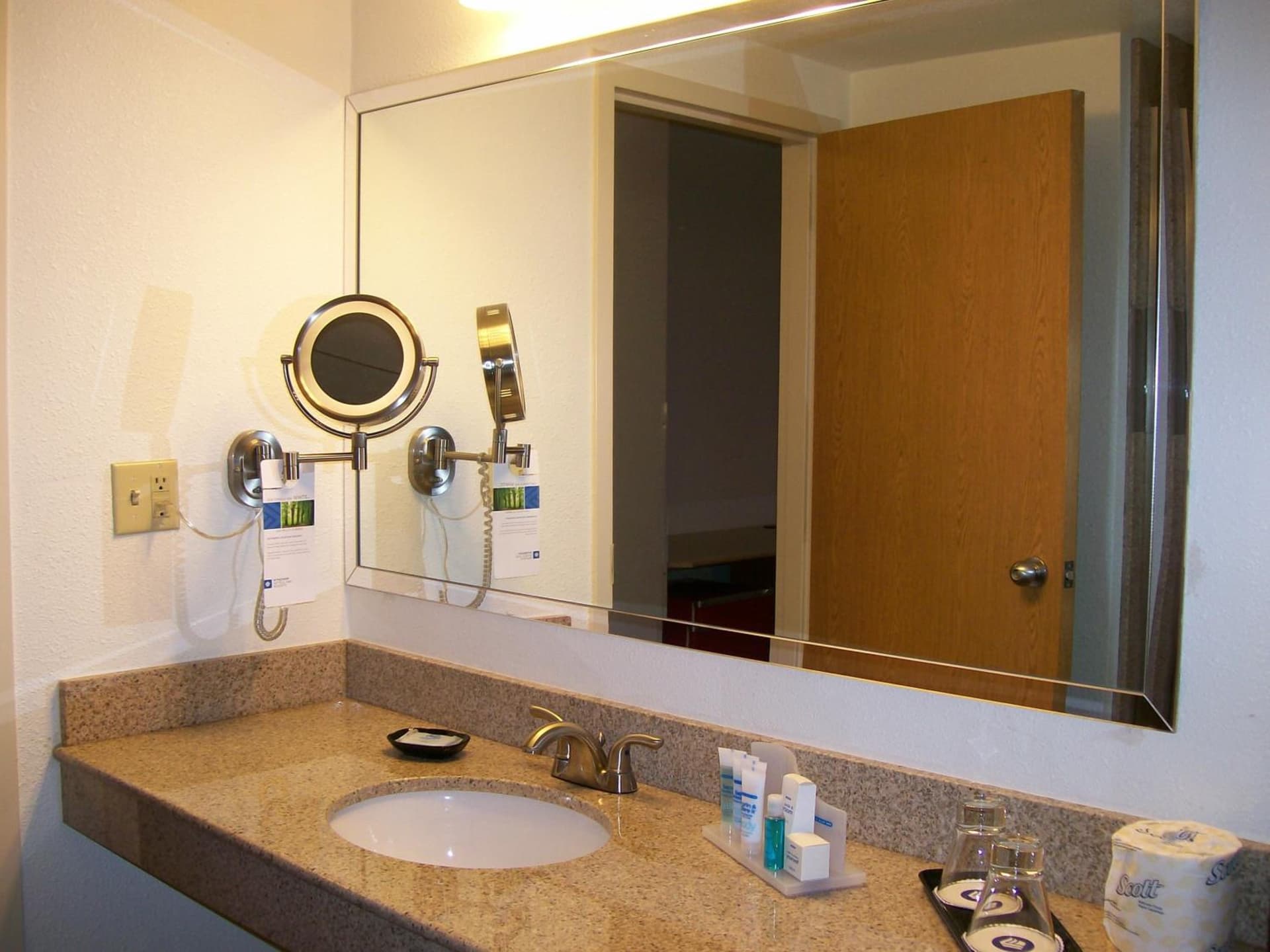 Wyndham Garden Hotel Austin gallery photo in Austin, TX — image 5