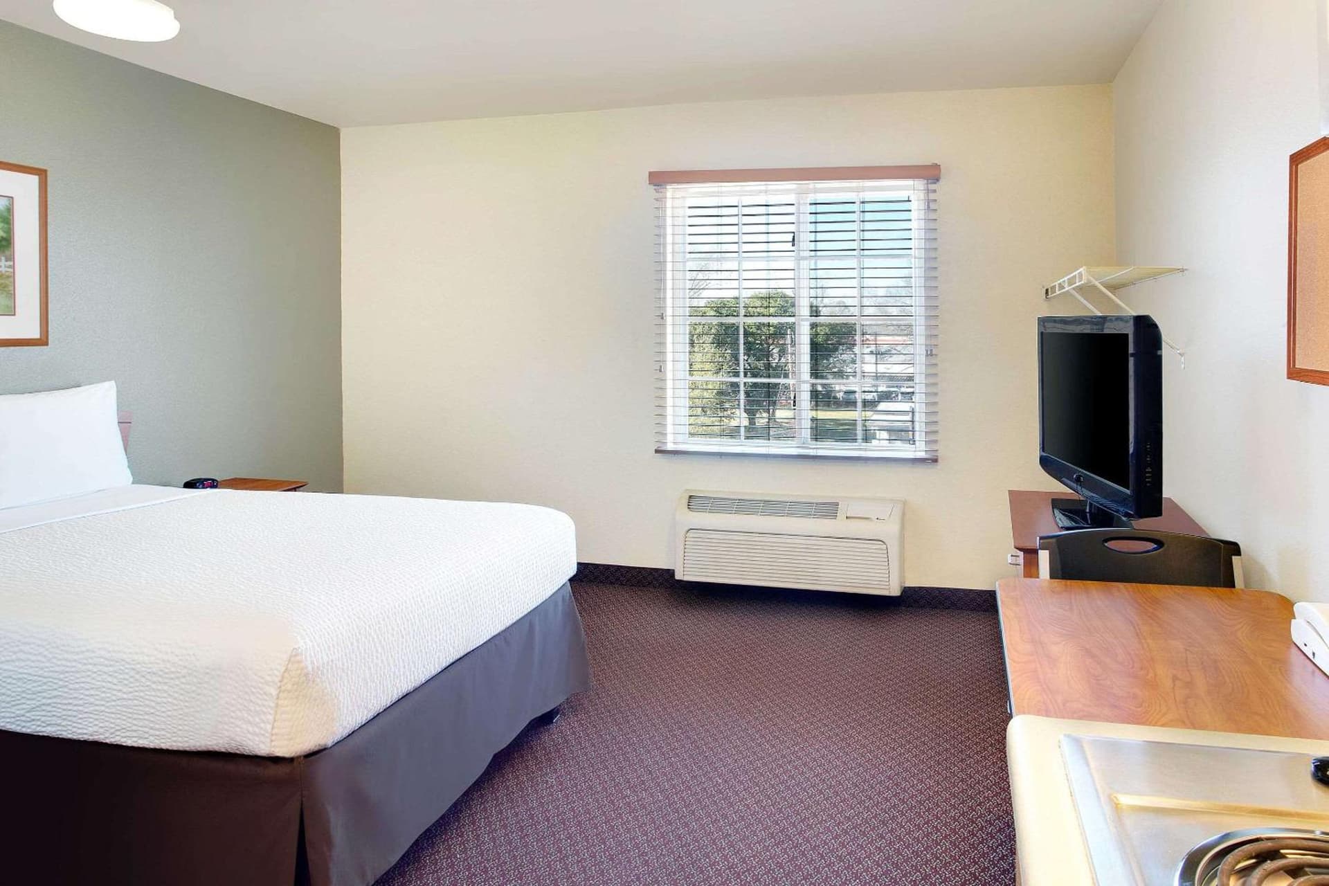 WoodSpring Suites Baton Rouge Airline Highway gallery photo in Baton Rouge, LA — image 6