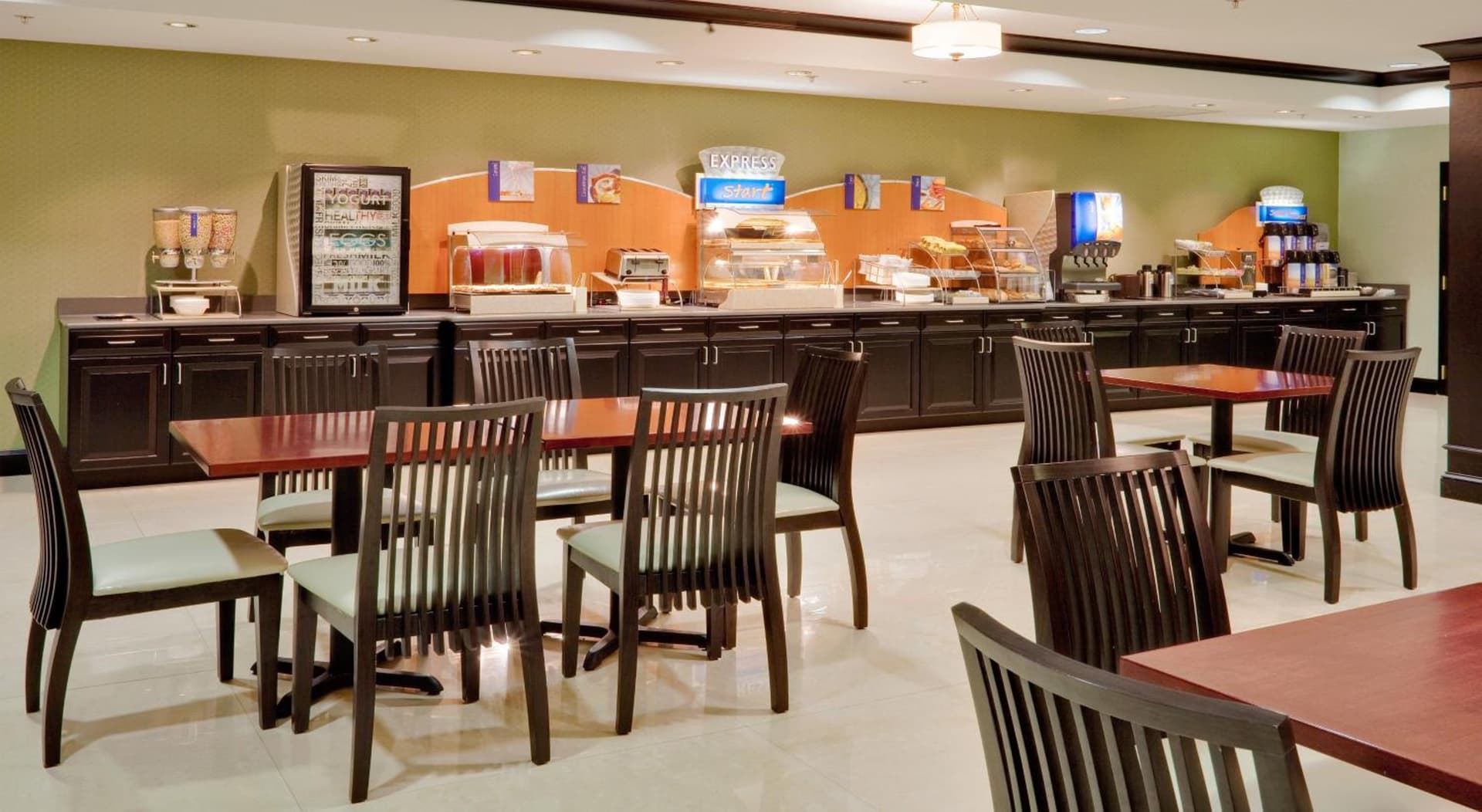 Holiday Inn Express Hotel & Suites Warminster-Horsham by IHG gallery photo in Warminster, PA — image 25
