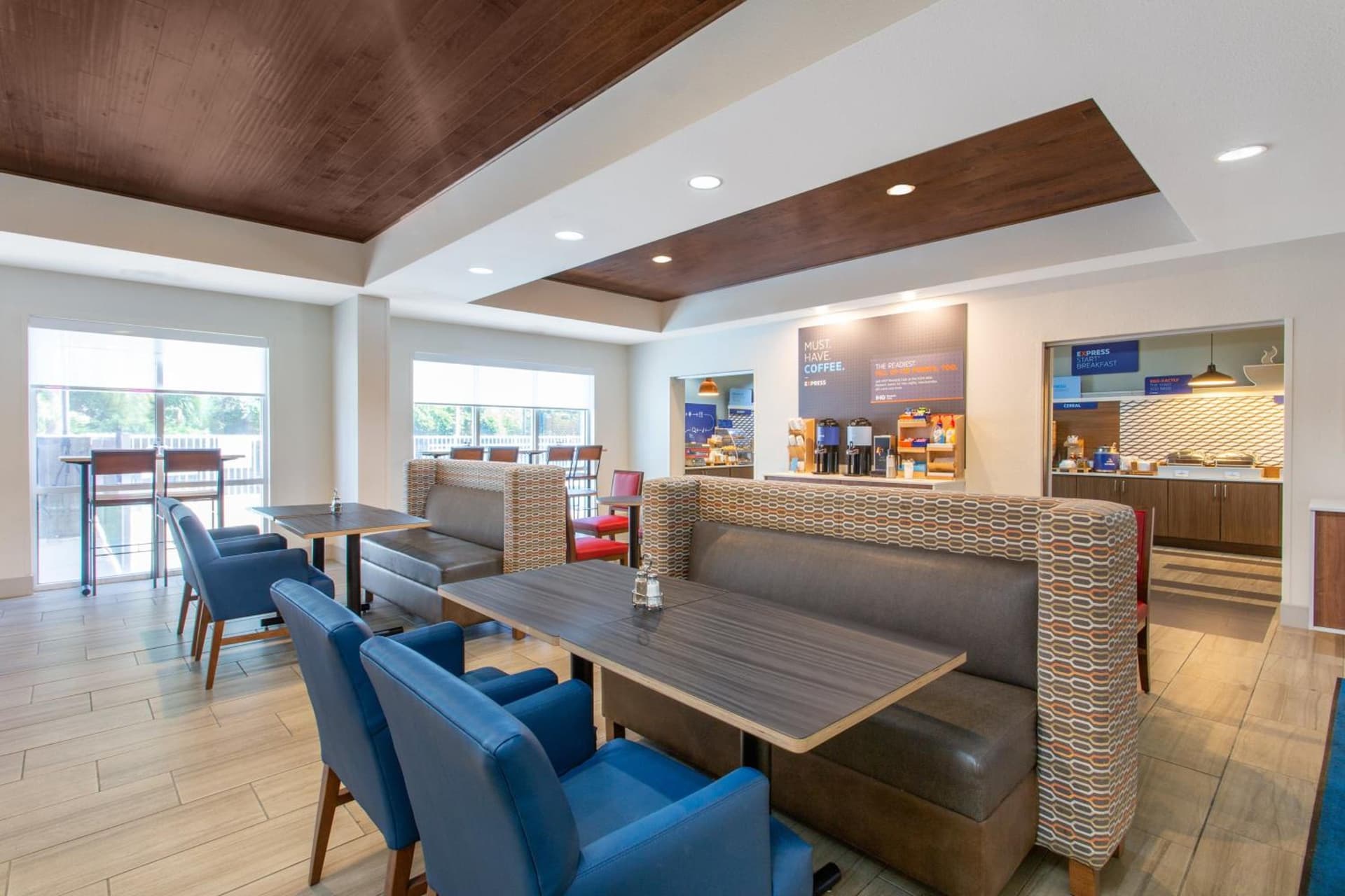 Holiday Inn Express and Suites Silver Springs - Ocala by IHG gallery photo in Silver Springs, FL — image 13