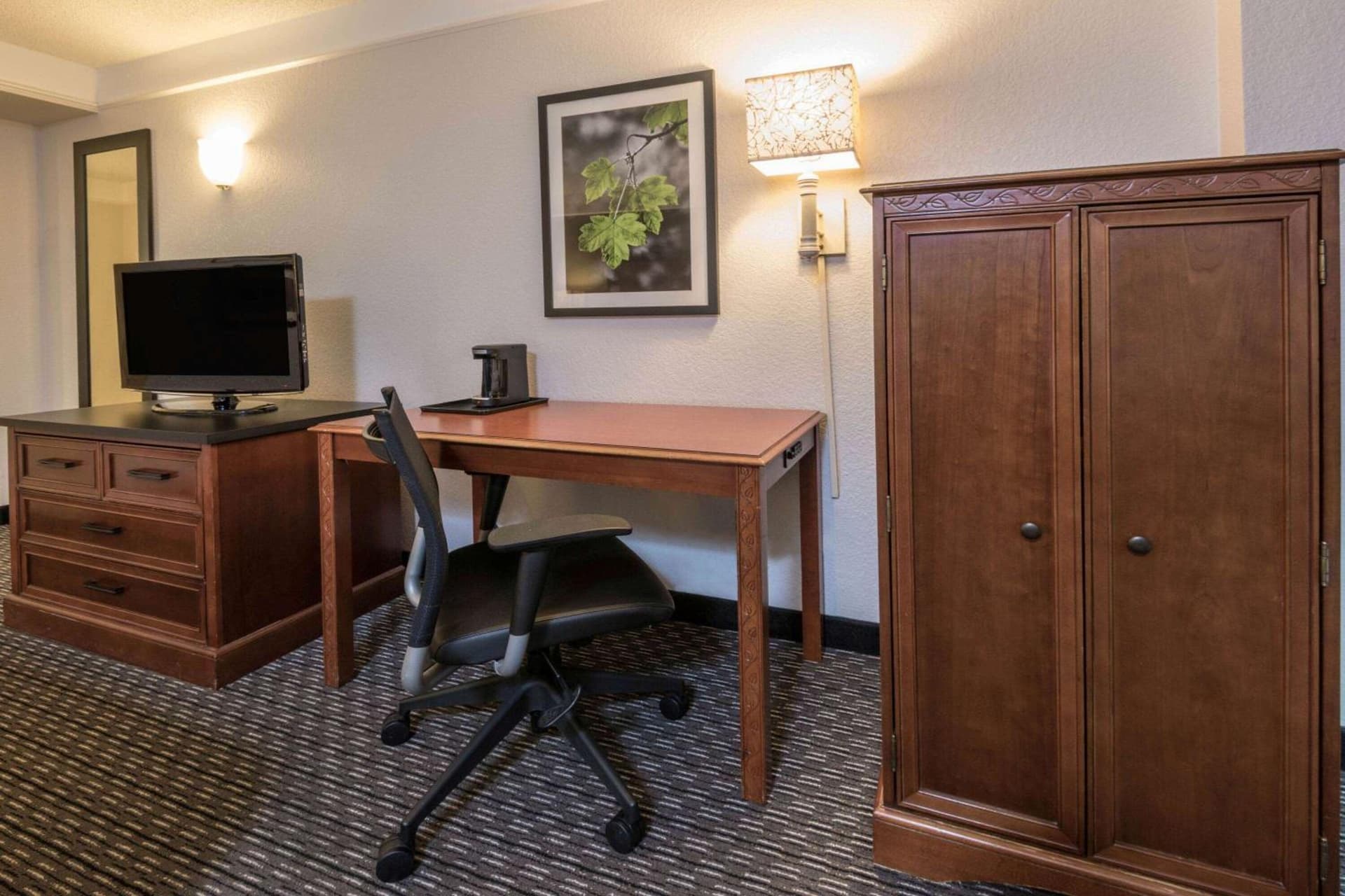 La Quinta Inn & Suites by Wyndham San Antonio Riverwalk gallery photo in San Antonio, TX — image 34