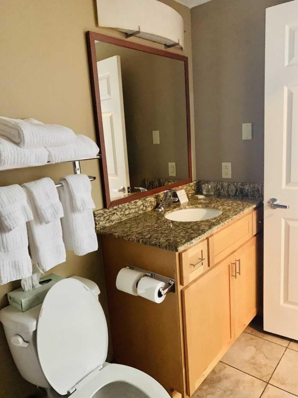 Candlewood Suites Harrisburg I-81 Hershey Area by IHG interior in Harrisburg, PA — gallery photo 2