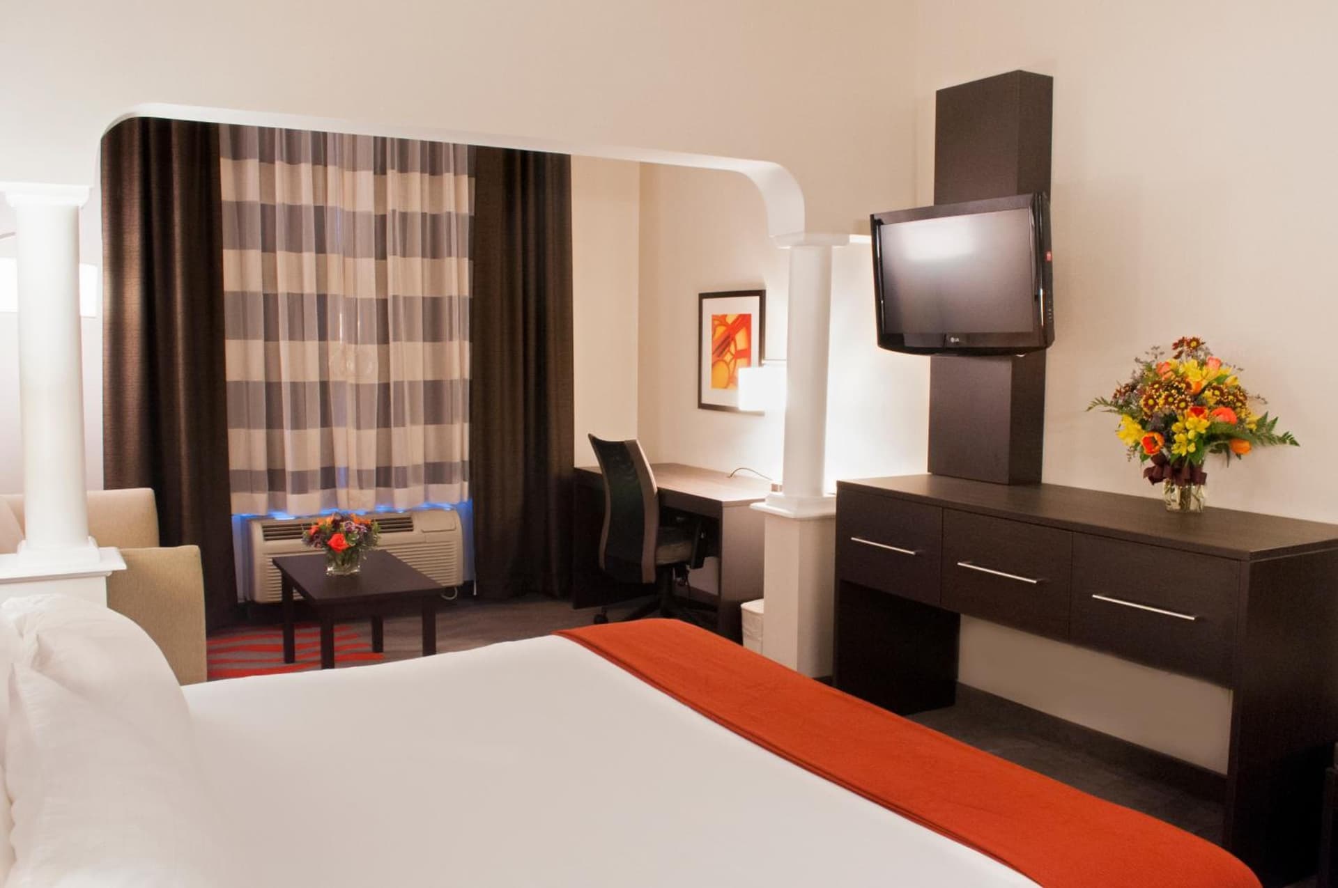 Holiday Inn Express Hotel & Suites Pittsburgh-South Side by IHG gallery photo in Pittsburgh, PA — image 15