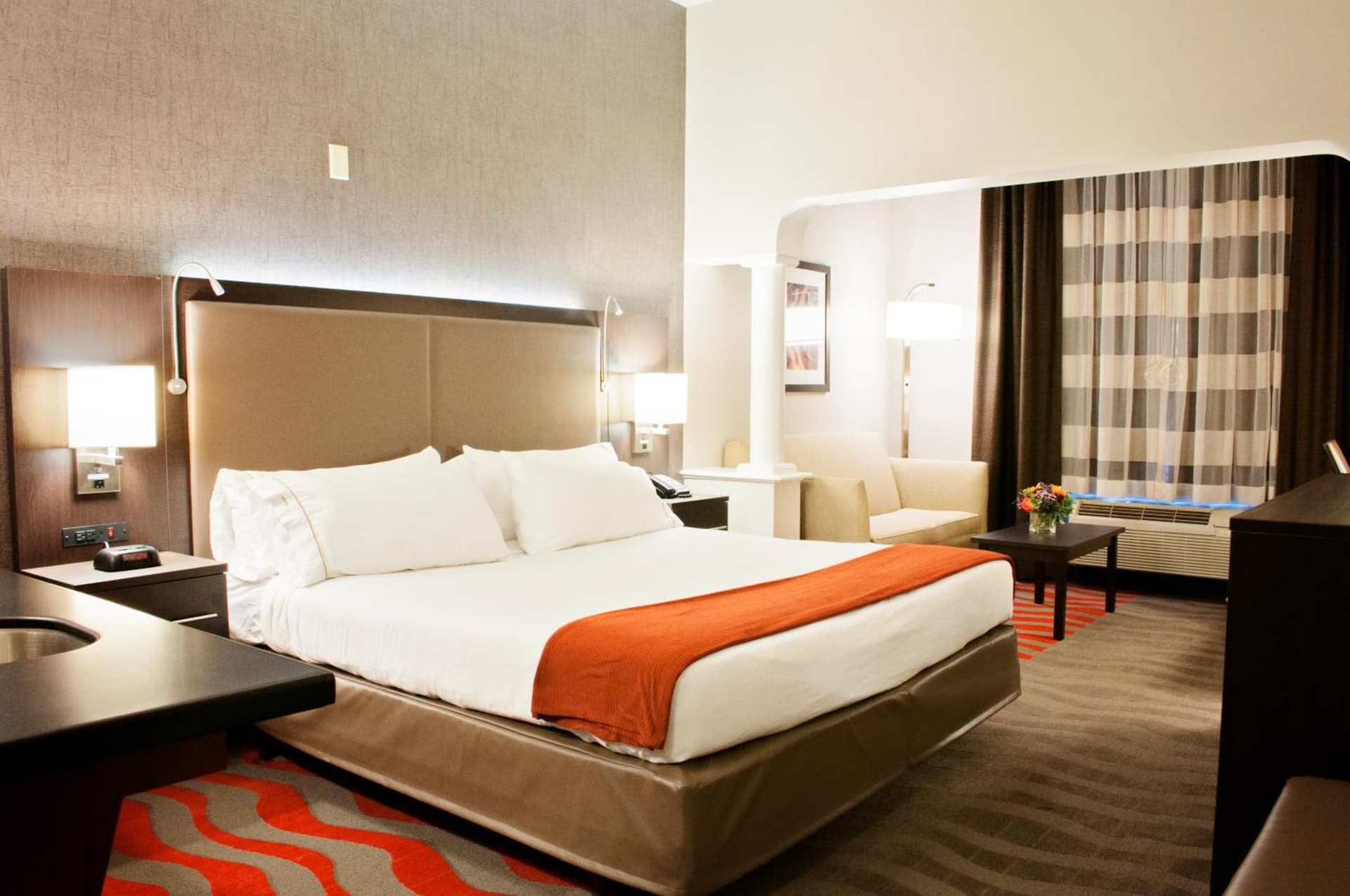 Holiday Inn Express Hotel & Suites Pittsburgh-South Side by IHG gallery photo in Pittsburgh, PA — image 36