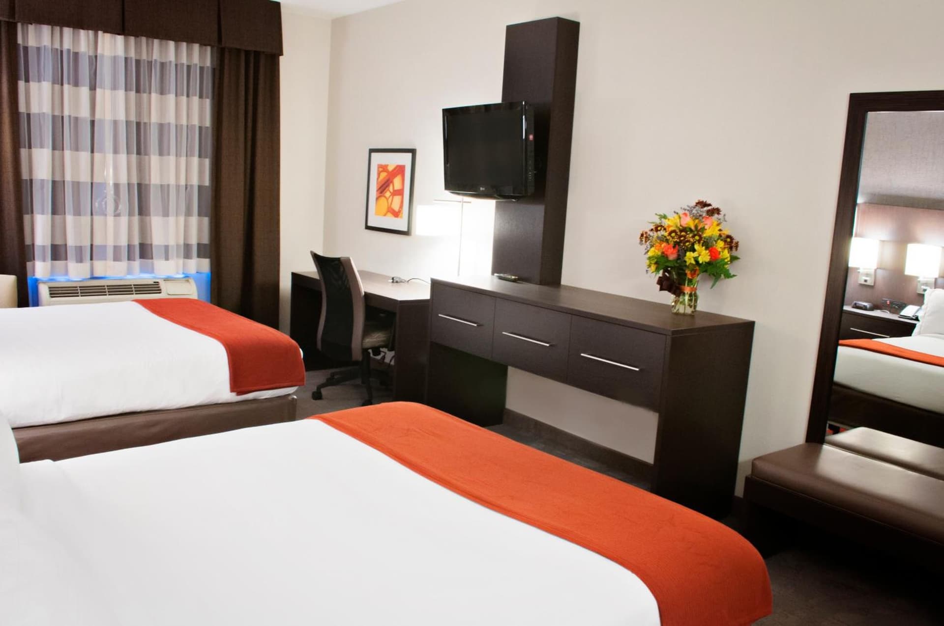 Holiday Inn Express Hotel & Suites Pittsburgh-South Side by IHG gallery photo in Pittsburgh, PA — image 29