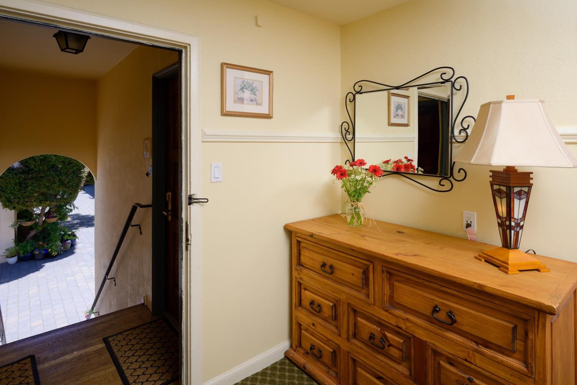 Marina Motel interior in San Francisco, CA — gallery photo 2