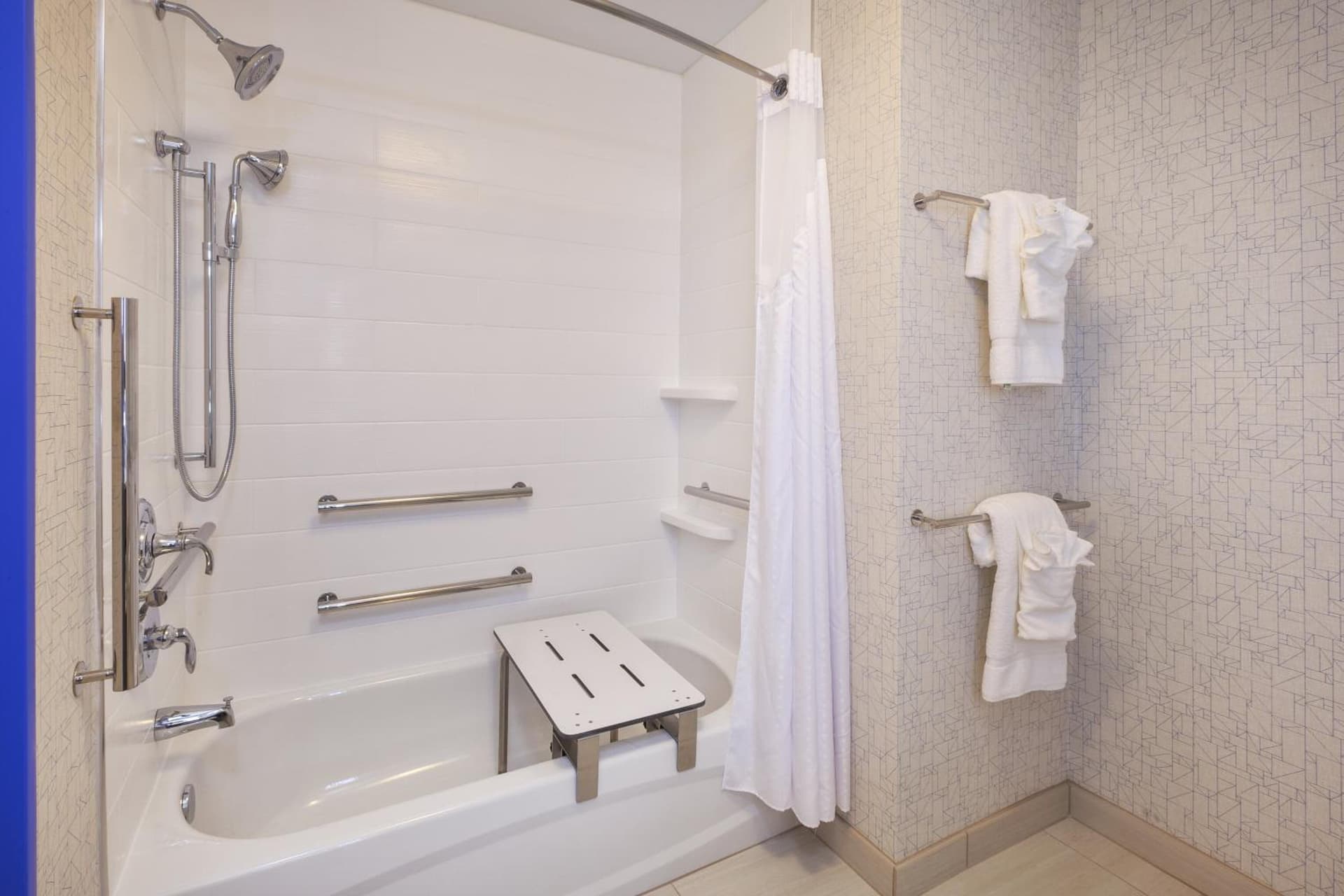 Holiday Inn Express & Suites New Castle by IHG gallery photo in New Castle, PA — image 34