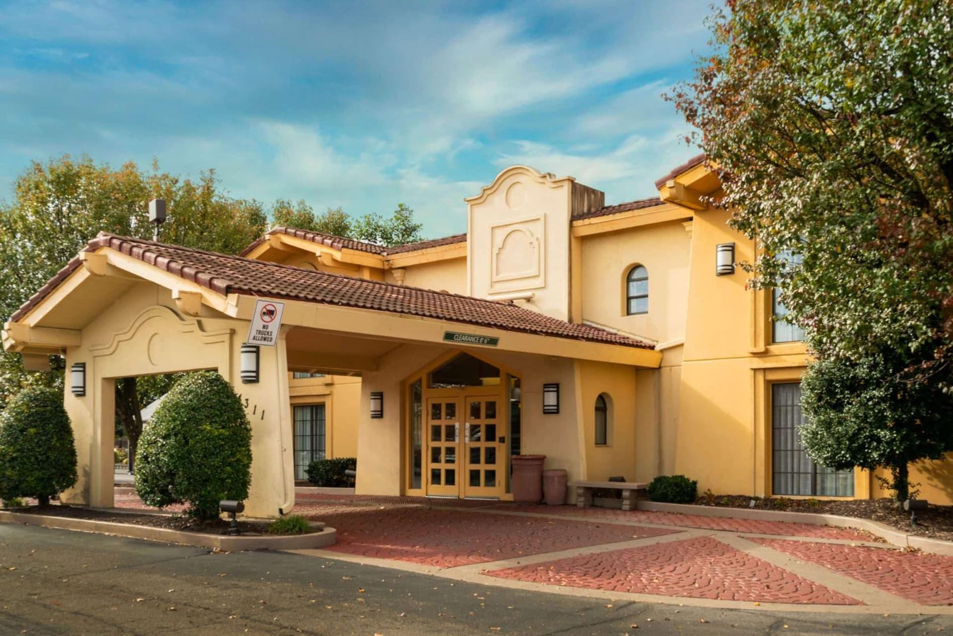 La Quinta Inn by Wyndham Nashville South featured exterior or lobby in Nashville, TN — similar hotel