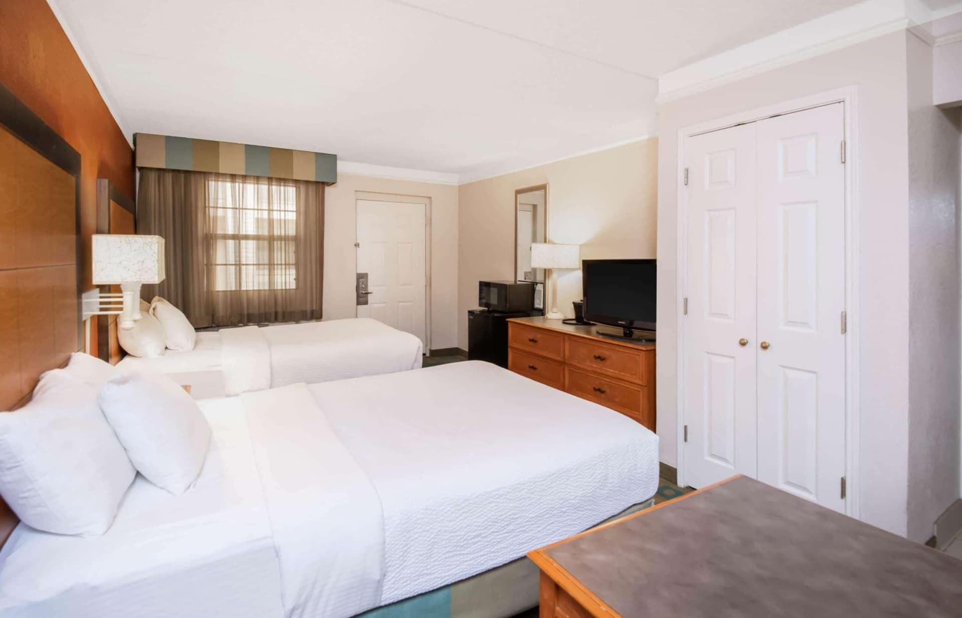 La Quinta Inn by Wyndham Colorado Springs Garden of the Gods gallery photo in Colorado Springs, CO — image 23