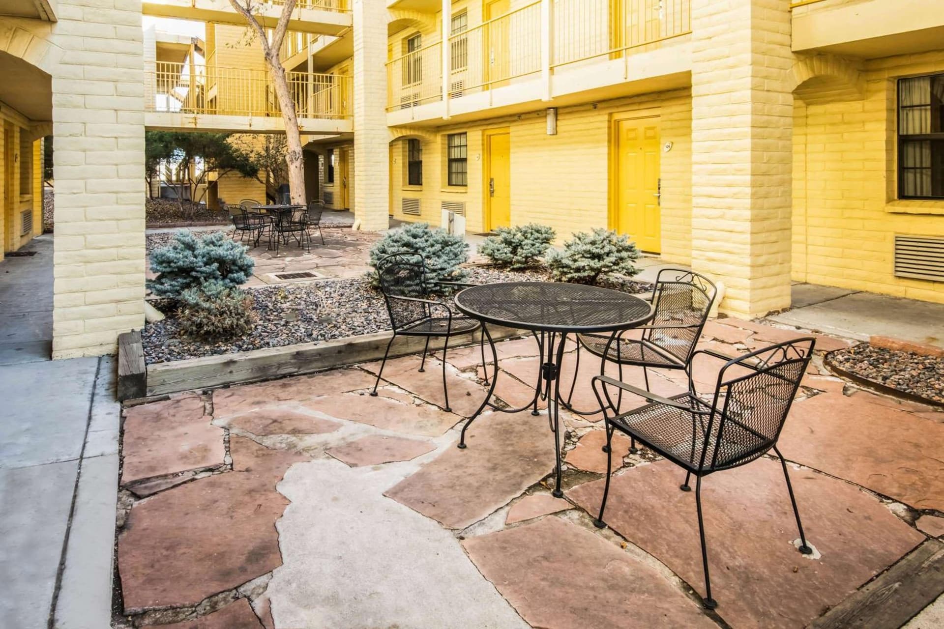 La Quinta Inn by Wyndham Colorado Springs Garden of the Gods gallery photo in Colorado Springs, CO — image 29