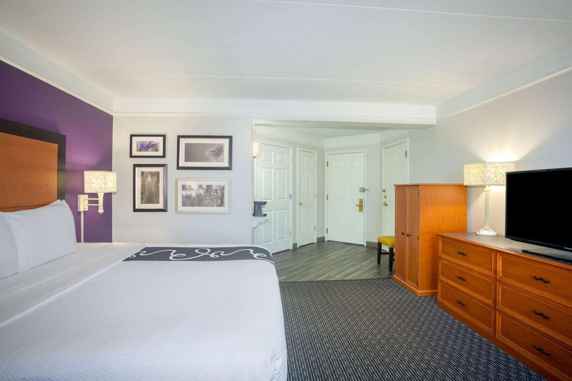 La Quinta by Wyndham St. Louis Westport gallery photo in Saint Louis, MO — image 46