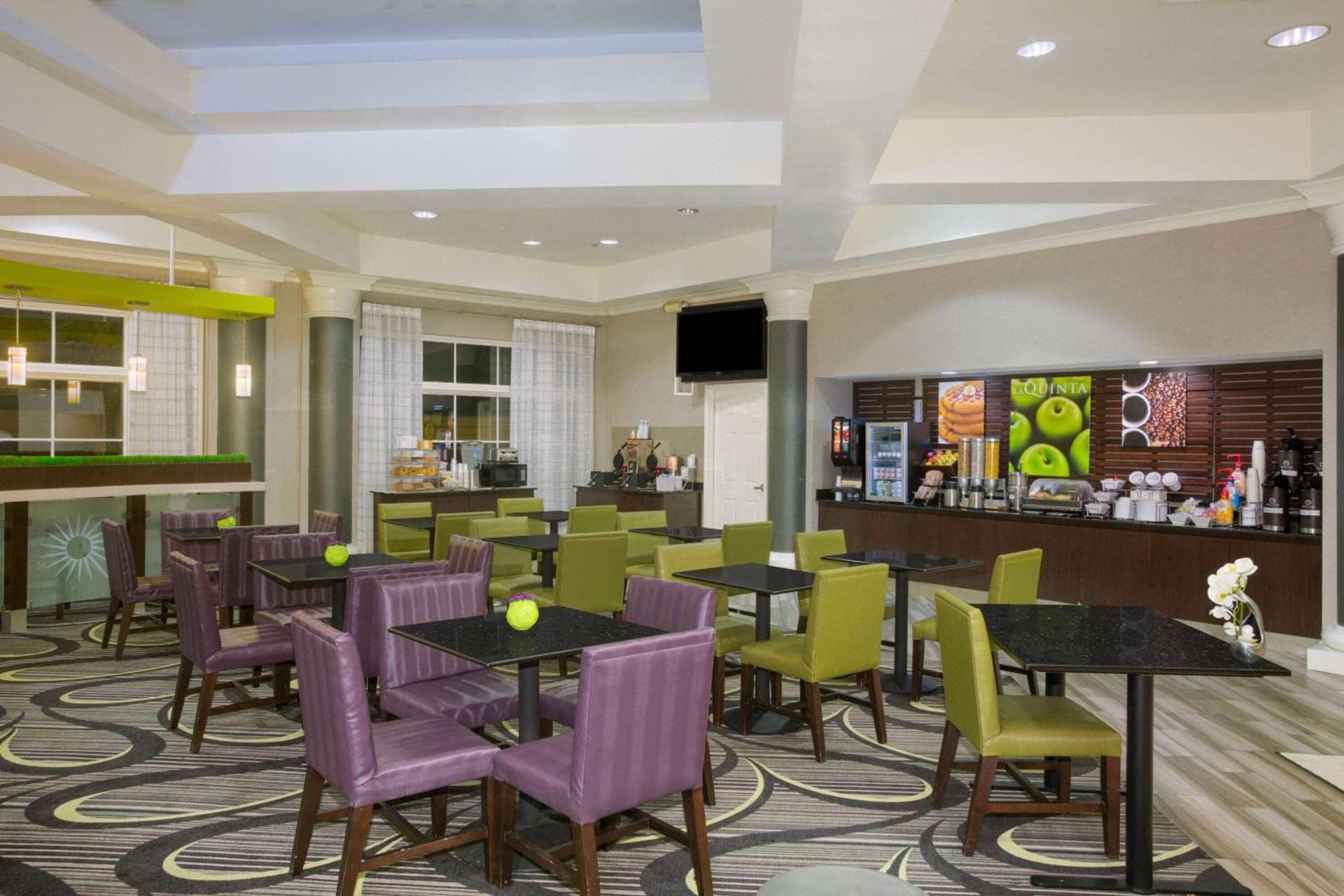 La Quinta by Wyndham St. Louis Westport gallery photo in Saint Louis, MO — image 24