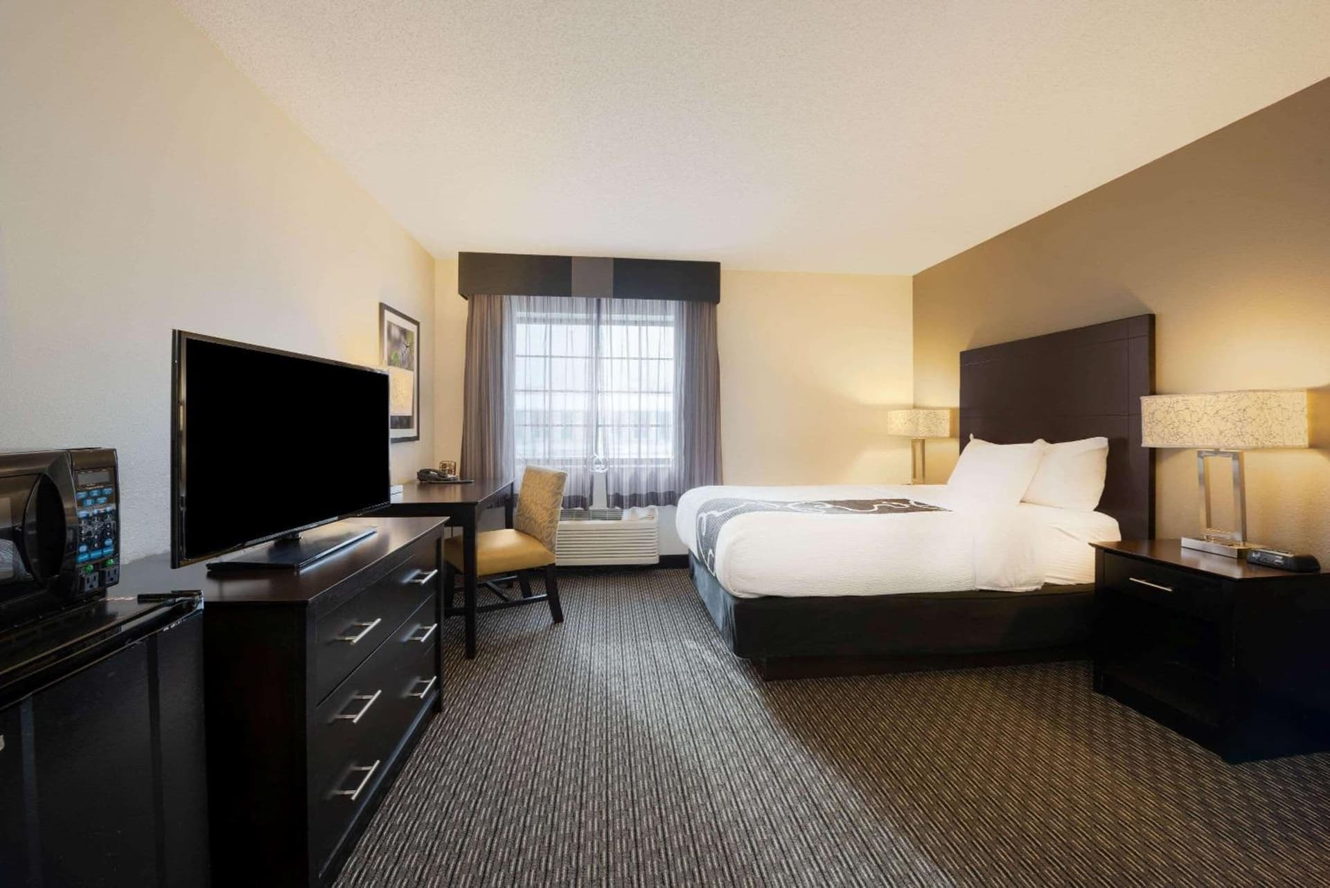 La Quinta by Wyndham Cleveland Macedonia gallery photo in Macedonia, OH — image 43