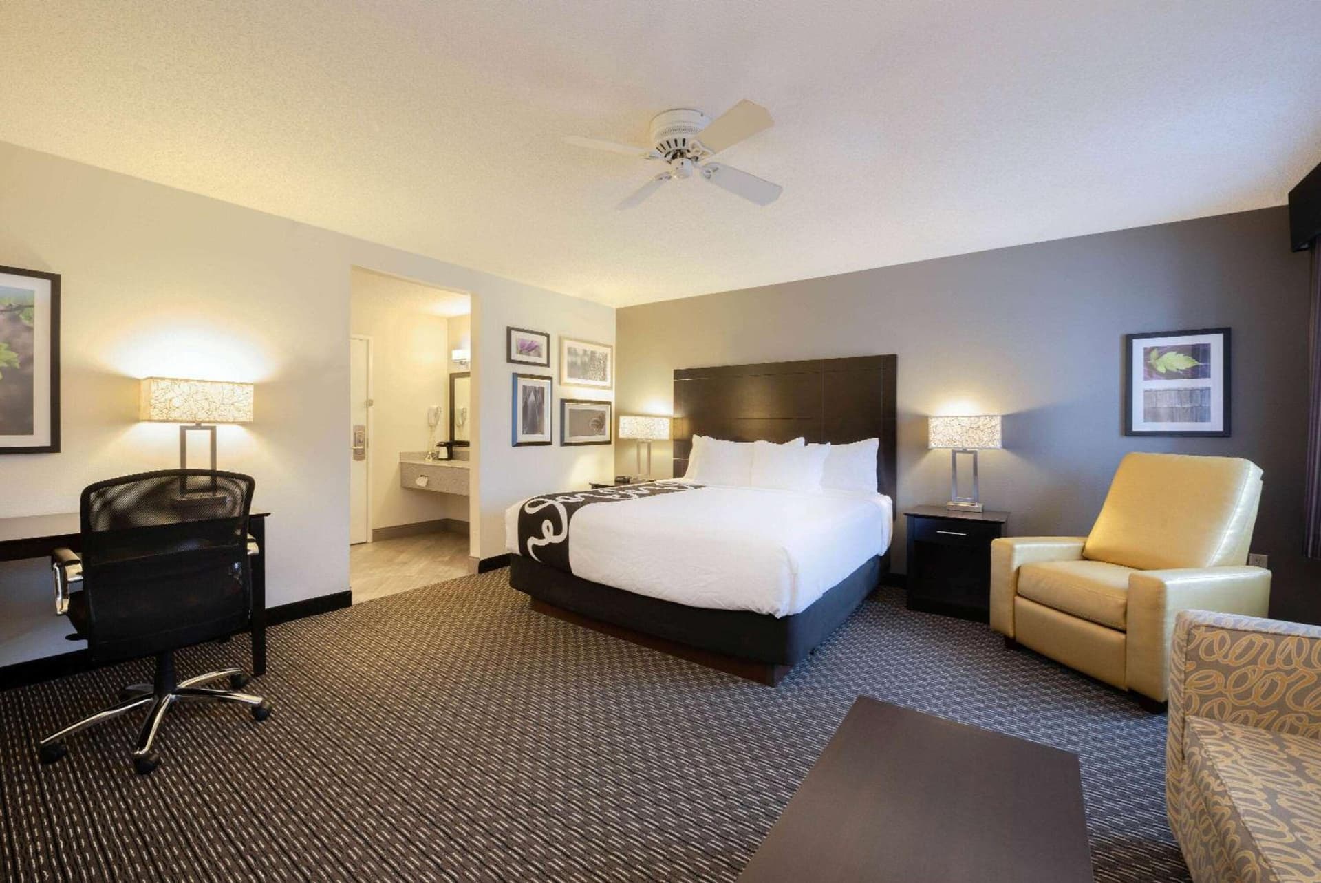 La Quinta by Wyndham Cleveland Macedonia gallery photo in Macedonia, OH — image 14