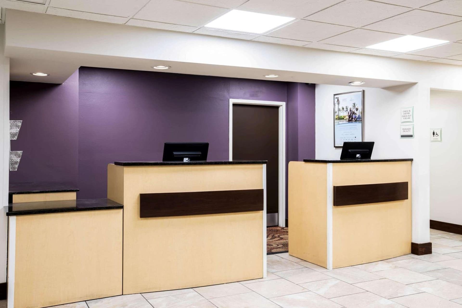 La Quinta Inn by Wyndham Davenport & Conference Center gallery photo in Davenport, IA — image 30