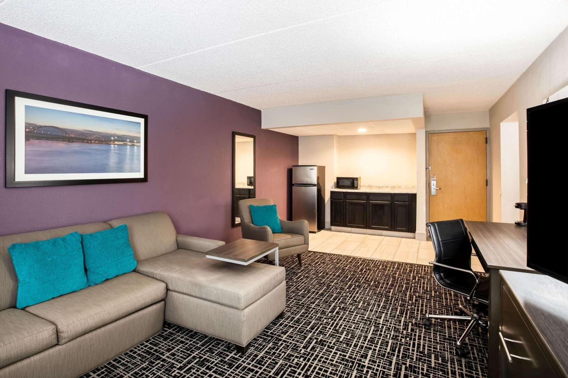 La Quinta Inn by Wyndham Davenport & Conference Center gallery photo in Davenport, IA — image 53