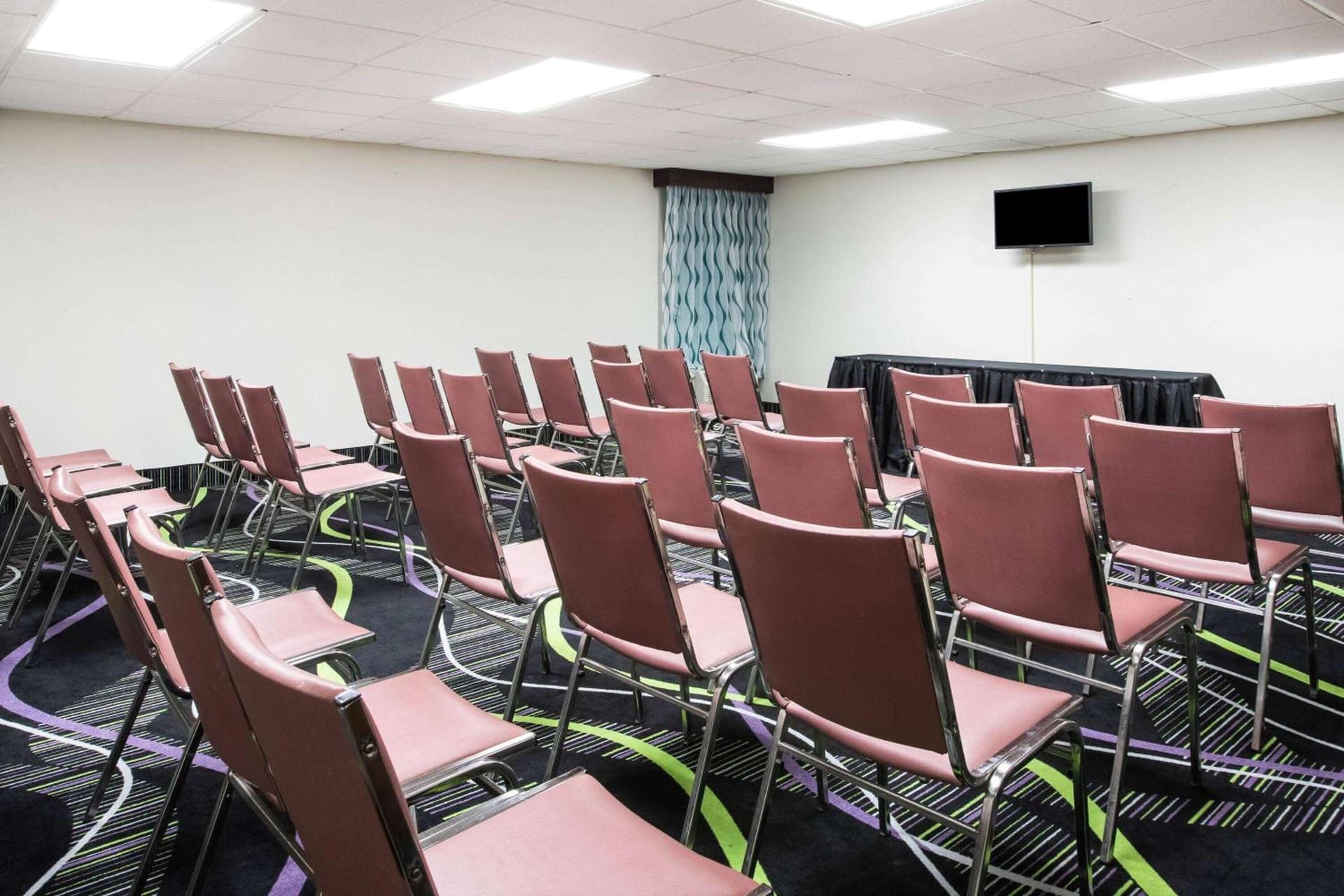 La Quinta Inn by Wyndham Davenport & Conference Center property views in Davenport, IA — gallery photo 3