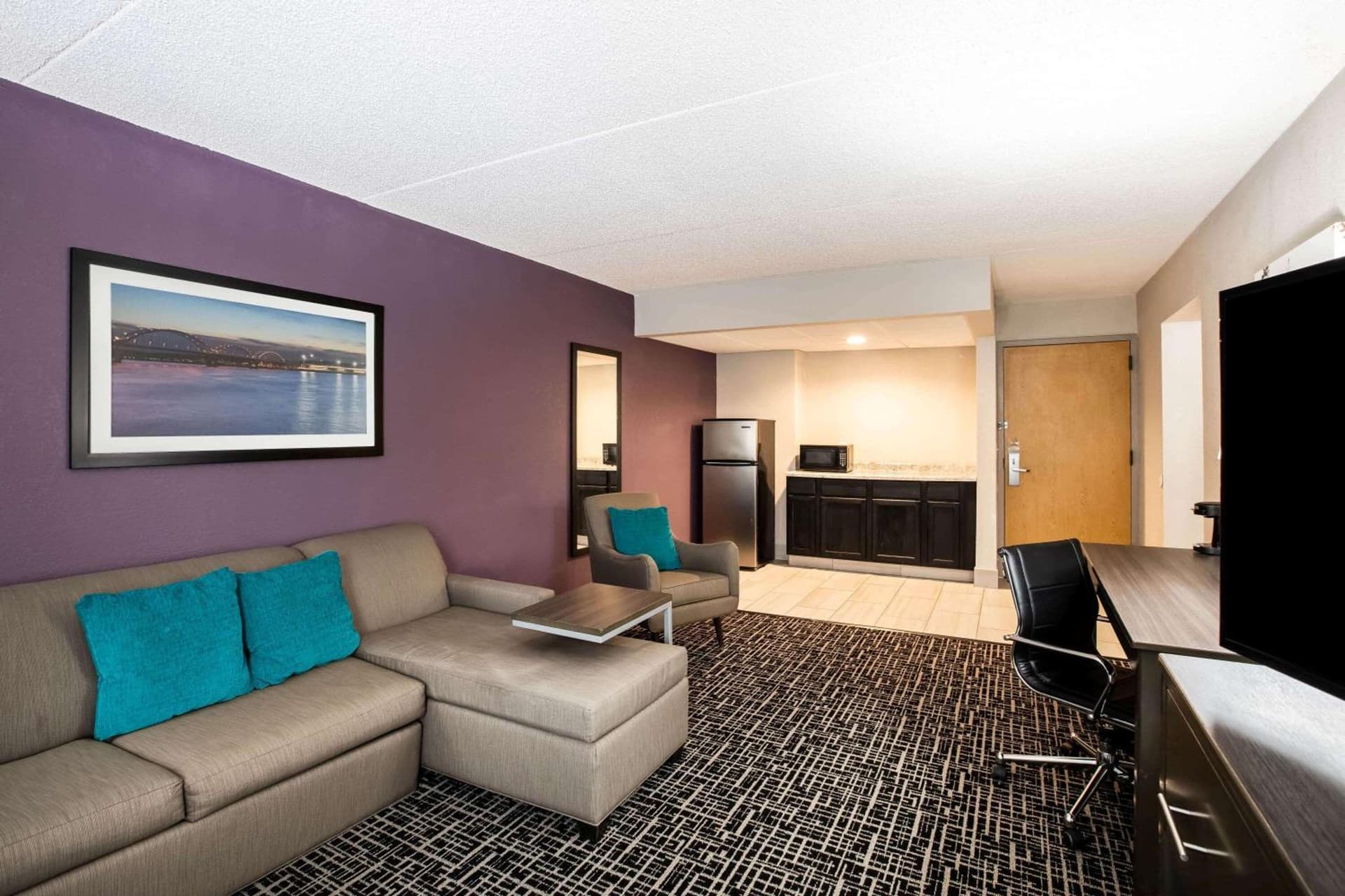 La Quinta Inn by Wyndham Davenport & Conference Center gallery photo in Davenport, IA — image 25