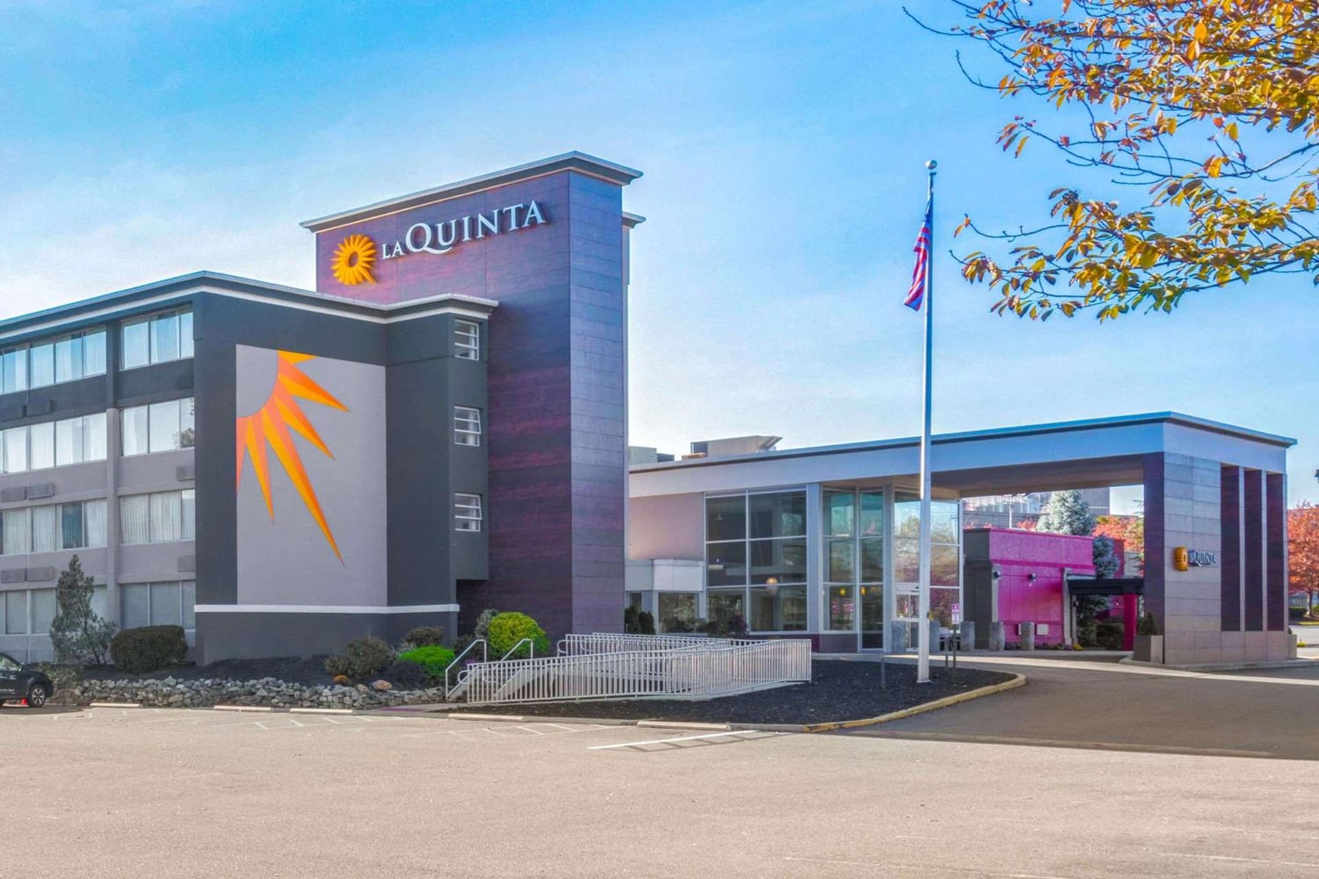 La Quinta by Wyndham Clifton/Rutherford featured exterior or lobby in Clifton, NJ — similar hotel
