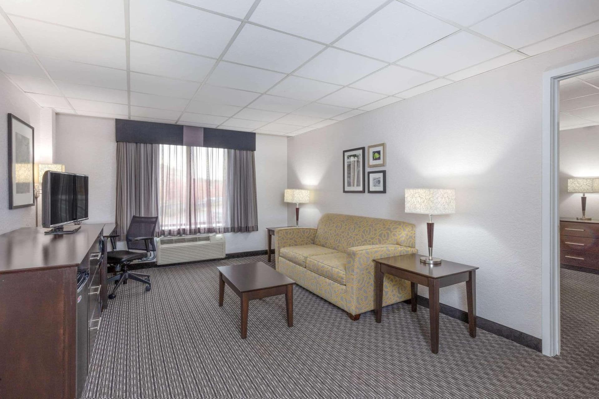 La Quinta by Wyndham Clifton/Rutherford gallery photo in Clifton, NJ — image 34