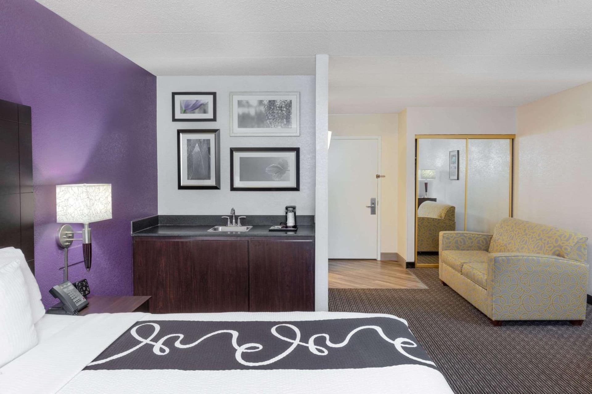 La Quinta by Wyndham Clifton/Rutherford gallery photo in Clifton, NJ — image 36
