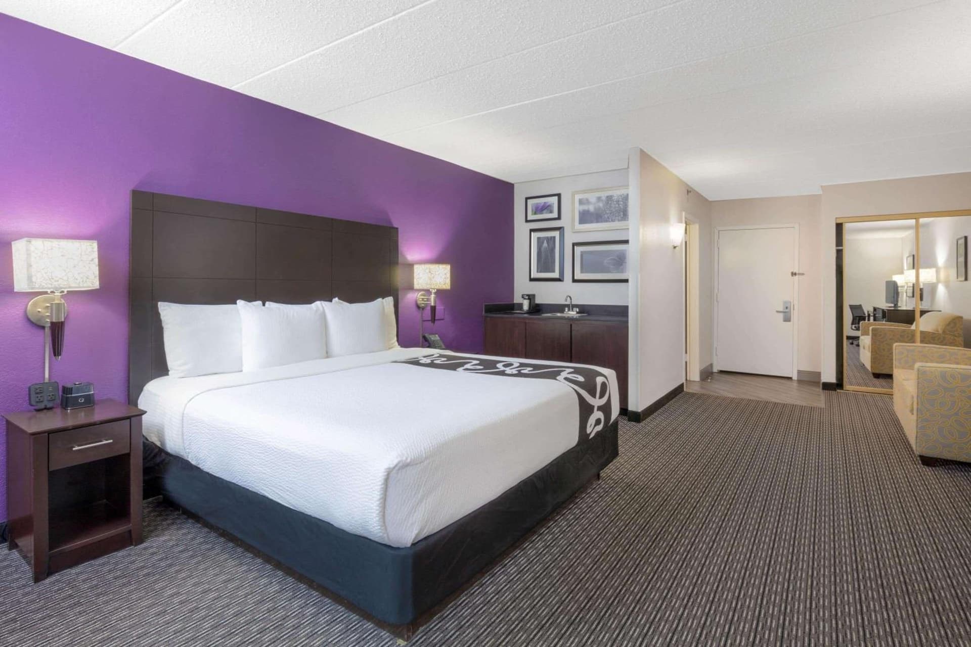 La Quinta by Wyndham Clifton/Rutherford gallery photo in Clifton, NJ — image 13