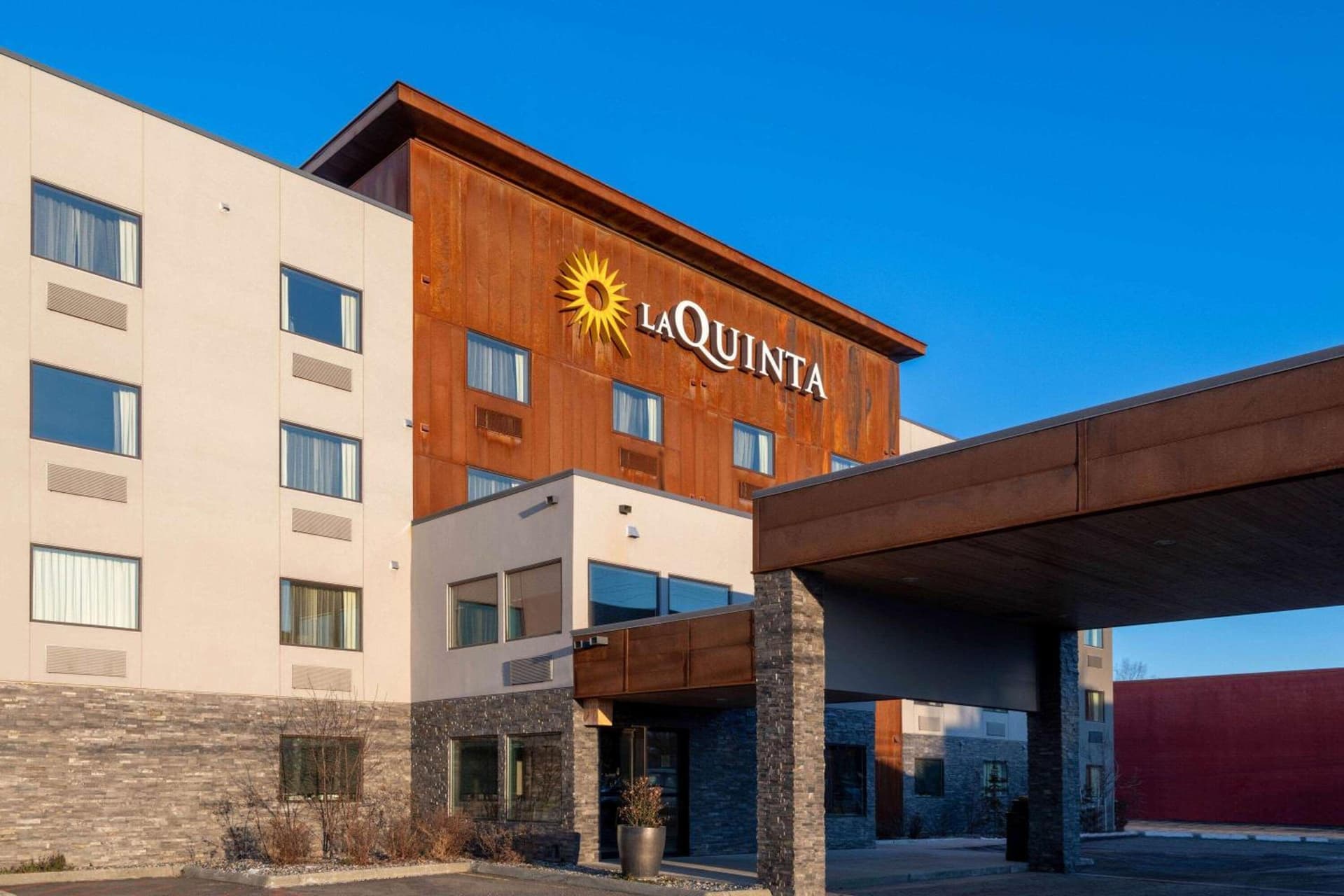 La Quinta by Wyndham Anchorage Airport gallery photo in Anchorage, AK — image 15