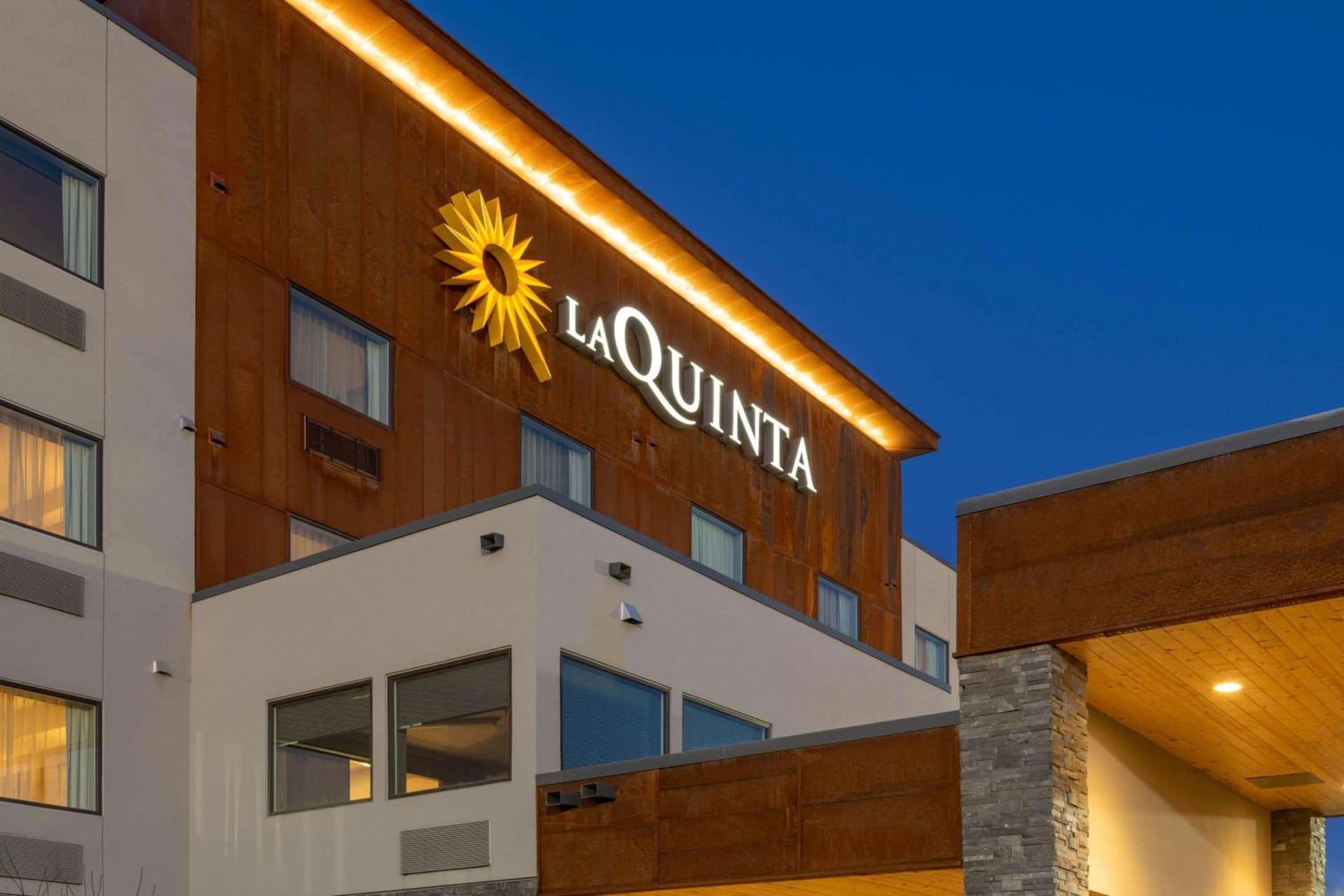 La Quinta by Wyndham Anchorage Airport gallery photo in Anchorage, AK — image 18