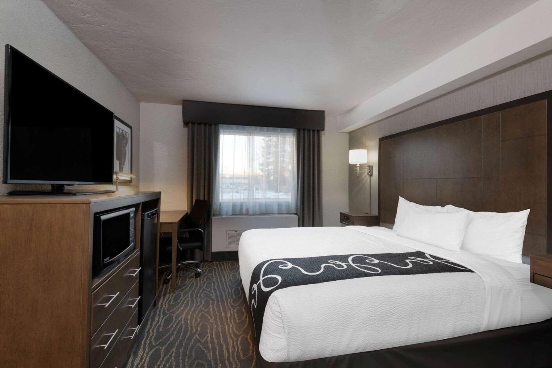 La Quinta by Wyndham Anchorage Airport gallery photo in Anchorage, AK — image 9
