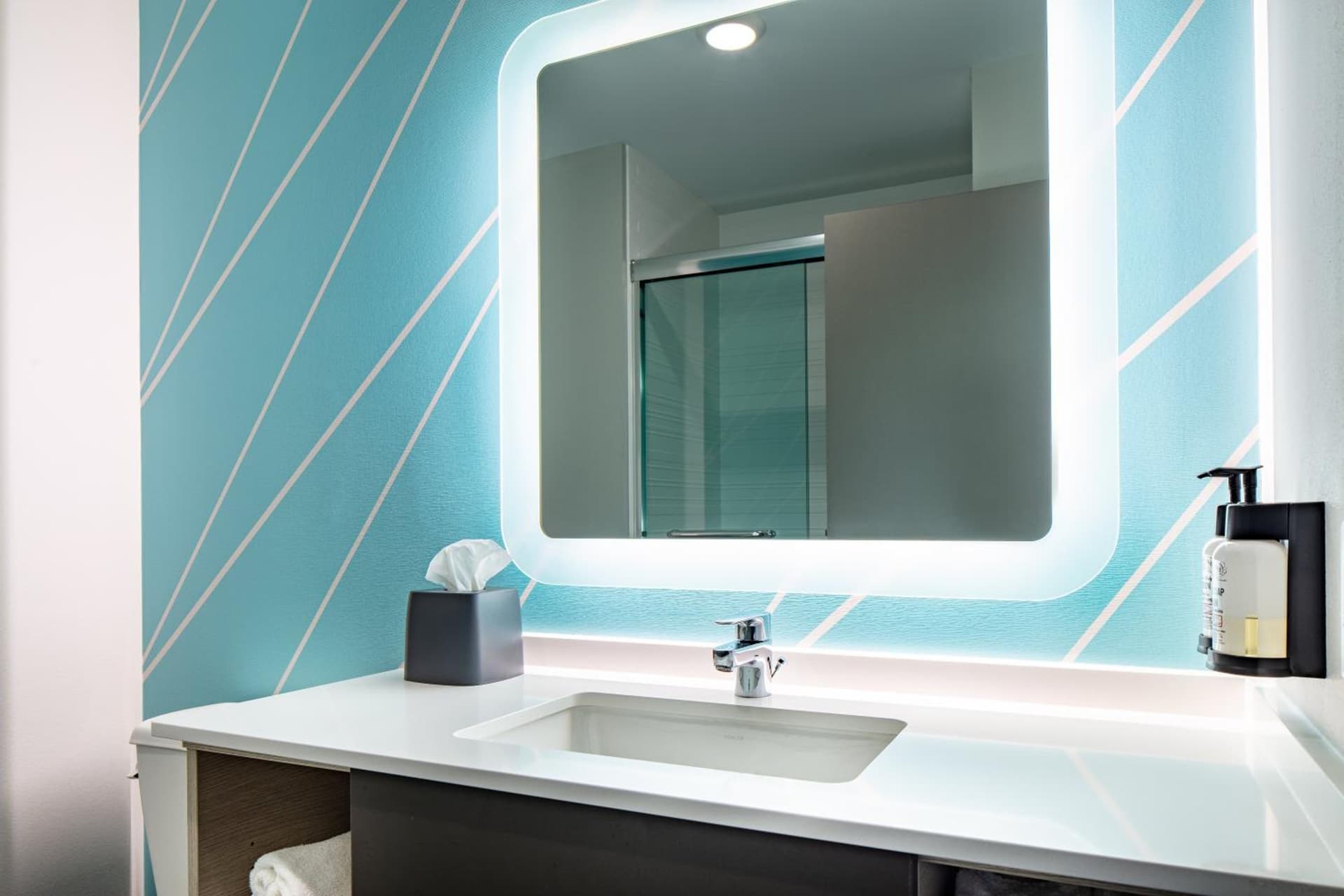 avid hotels - Madison - Monona by IHG gallery photo in Monona, WI — image 21