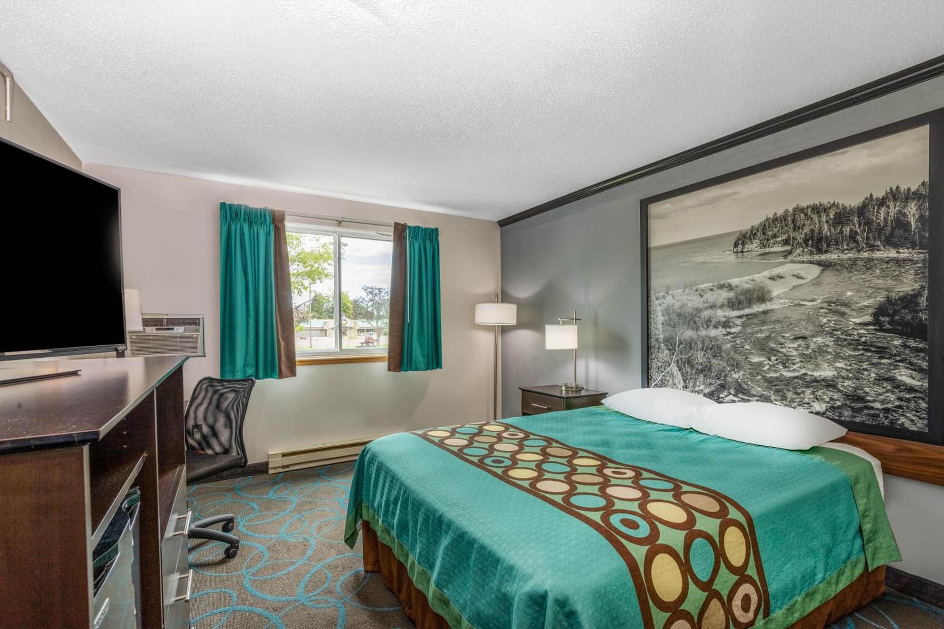 Super 8 by Wyndham Duluth gallery photo in Duluth, MN — image 22