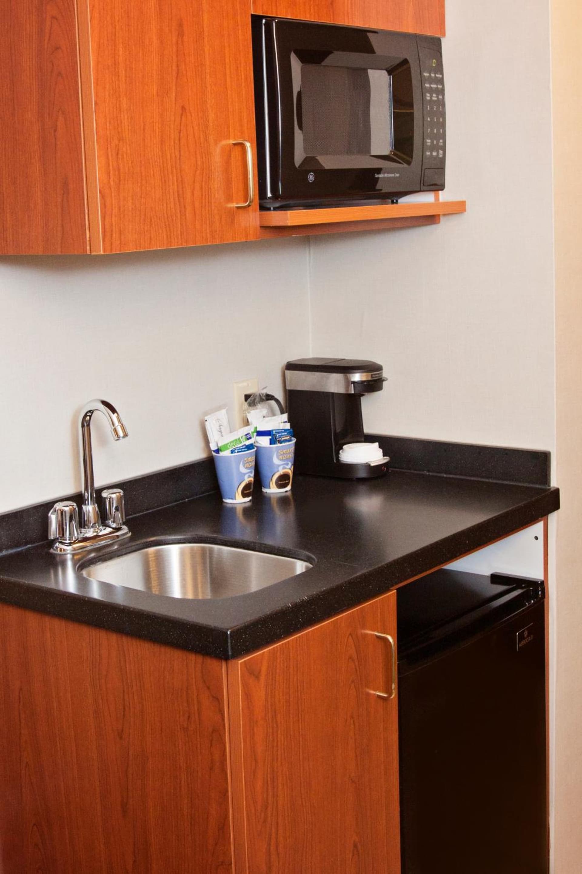 Holiday Inn Express Hotel & Suites Pittsburgh-South Side by IHG gallery photo in Pittsburgh, PA — image 12
