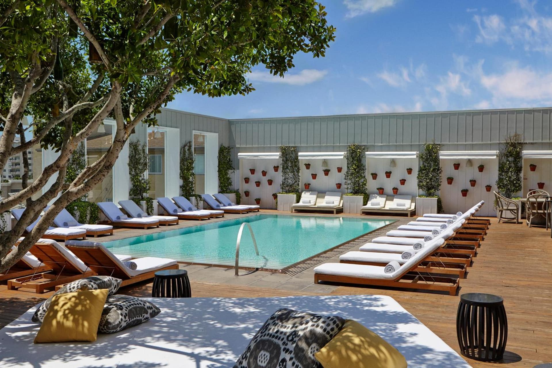 The Valorian Los Angeles, Curio Collection by Hilton interior in Los Angeles, CA — gallery photo 2