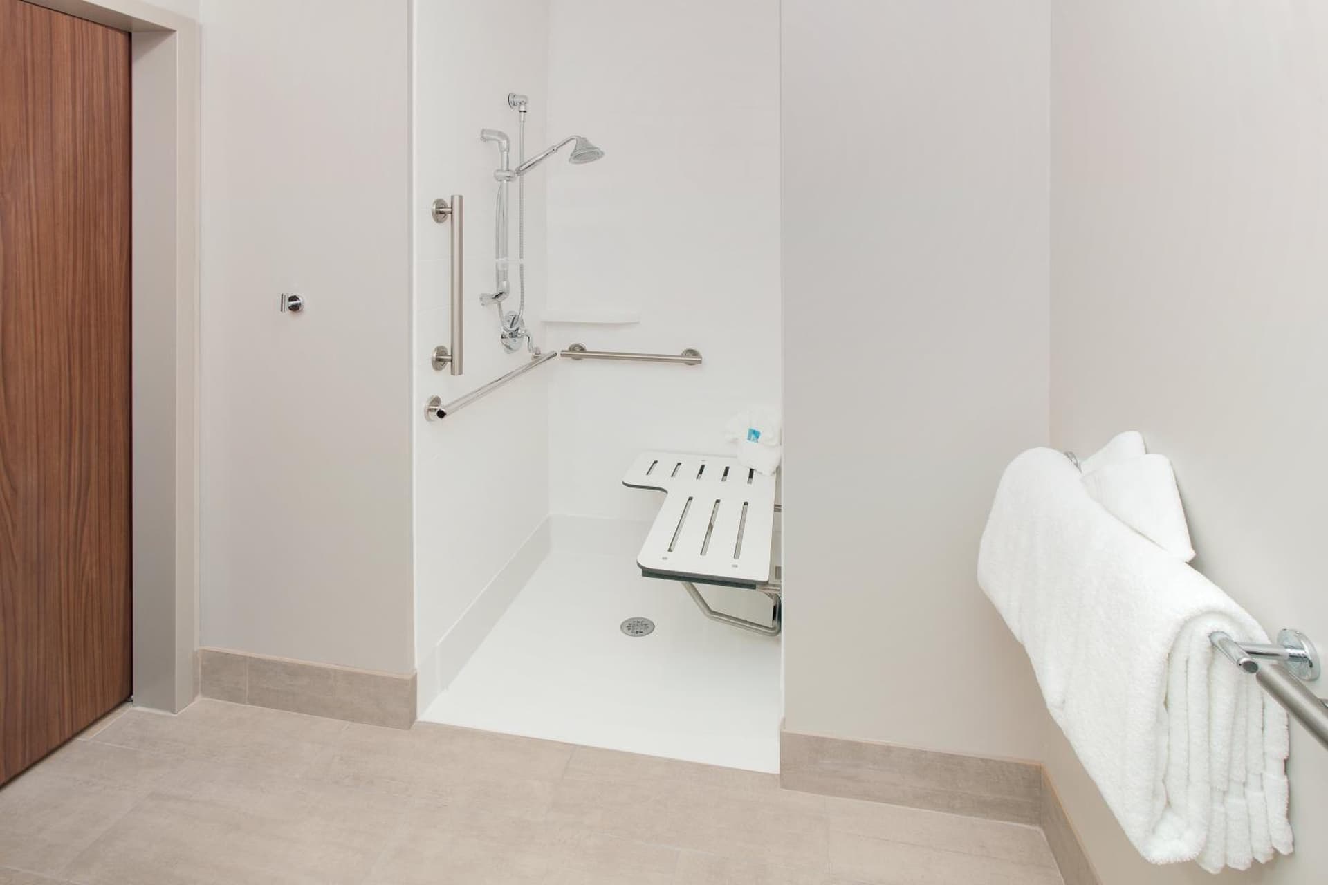 Holiday Inn Express & Suites - Sterling Heights-Detroit Area by IHG gallery photo in Sterling Heights, MI — image 17
