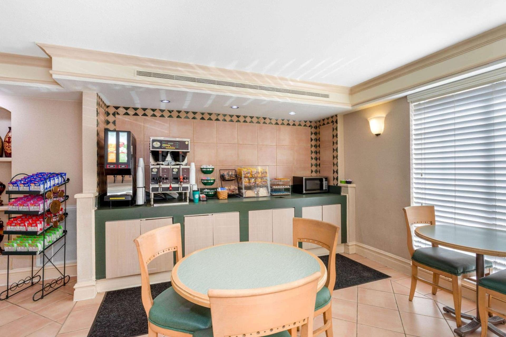 La Quinta Inn by Wyndham Tallahassee North gallery photo in Tallahassee, FL — image 9