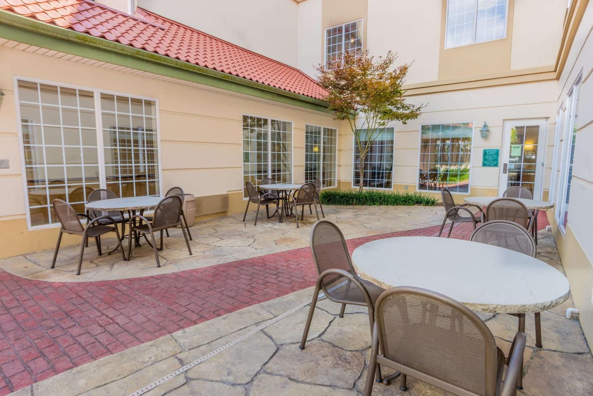 La Quinta by Wyndham Bentonville gallery photo in Bentonville, AR — image 16
