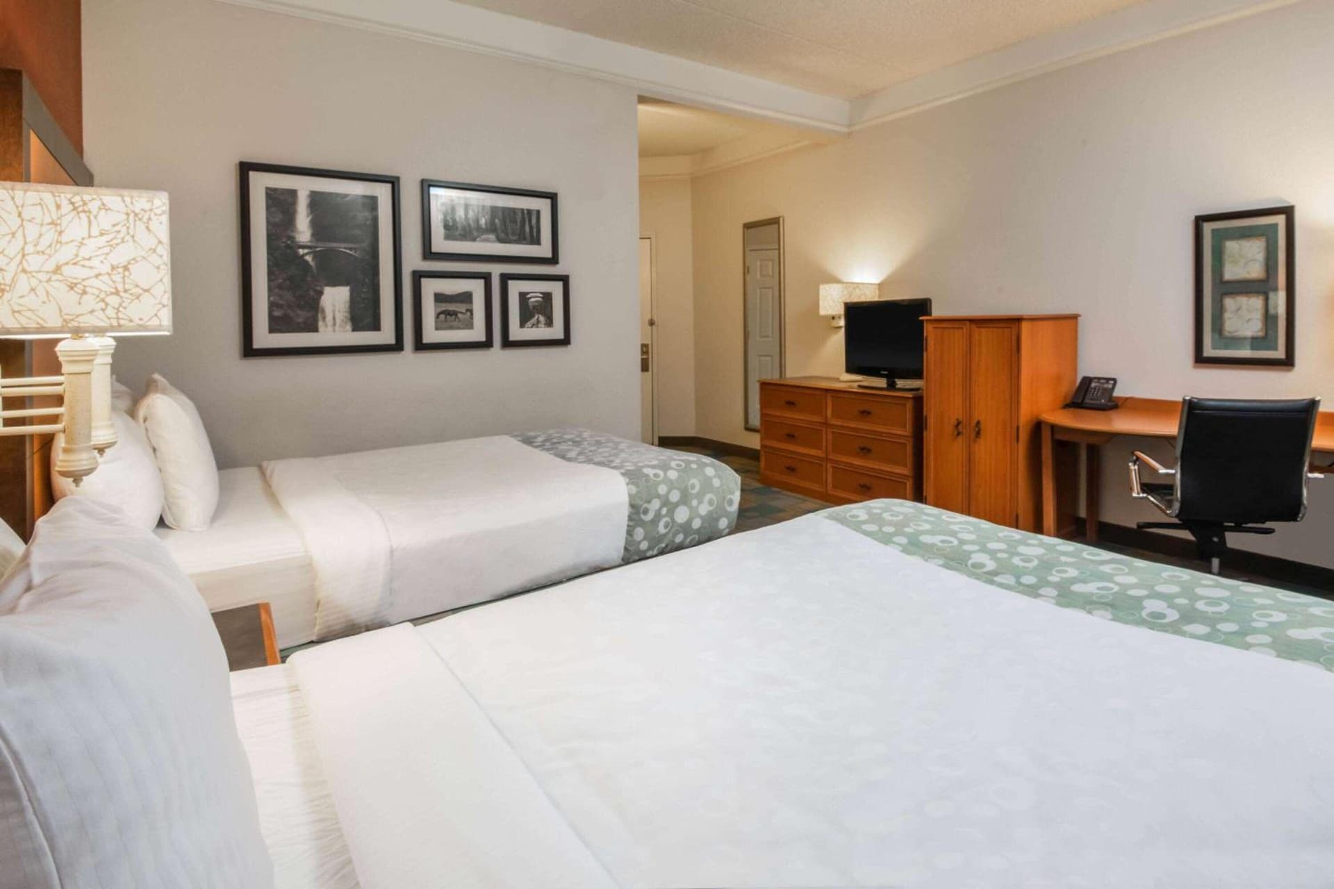 La Quinta Inn & Suites by Wyndham Colorado Springs South AP gallery photo in Colorado Springs, CO — image 36