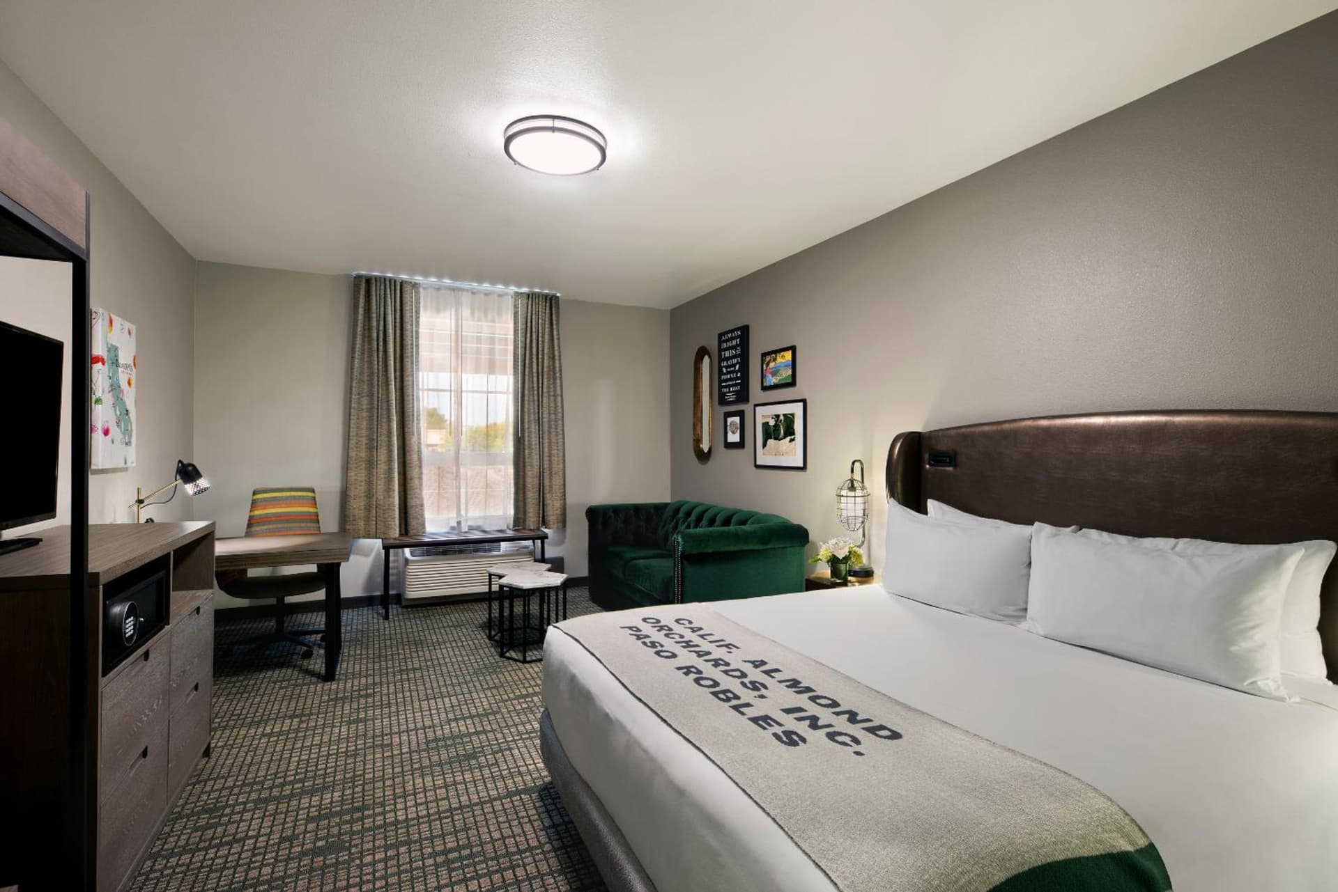 Oxford Suites Paso Robles gallery photo in Paso Robles, CA — image 7