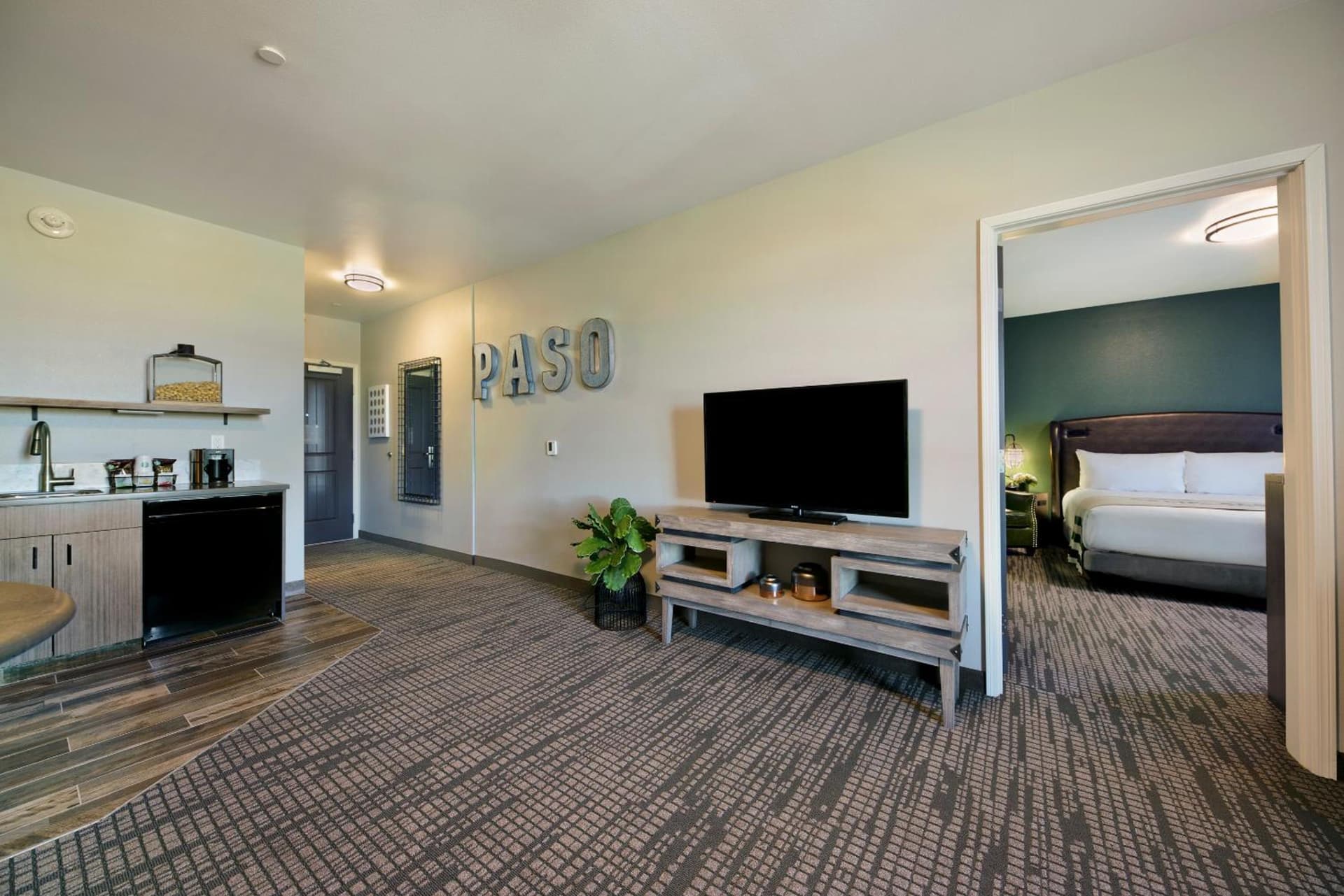 Oxford Suites Paso Robles gallery photo in Paso Robles, CA — image 9