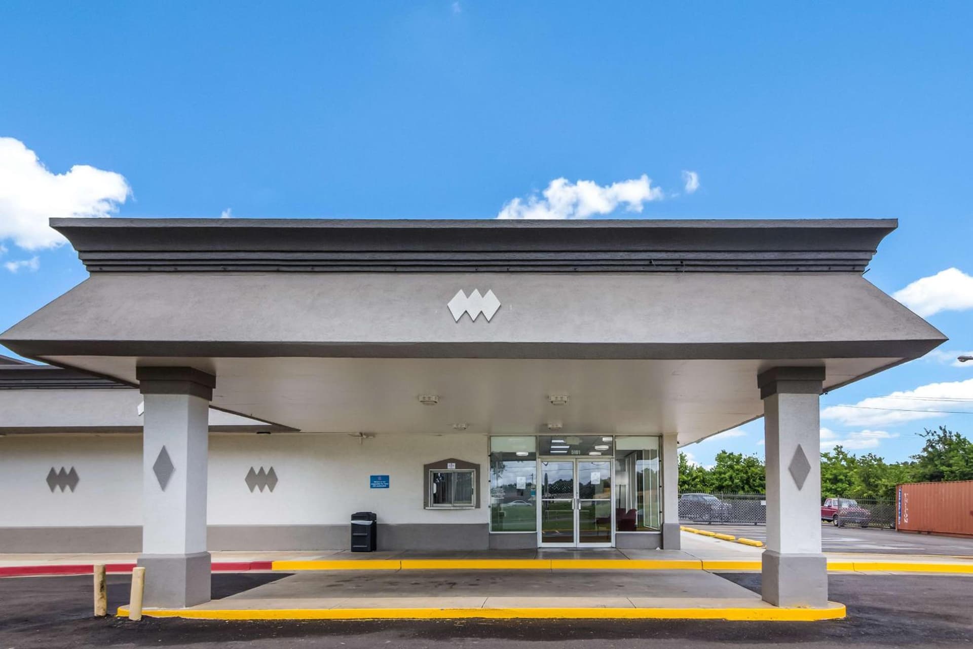 Motel 6 Groves, Tx — hotel in Groves, Texas