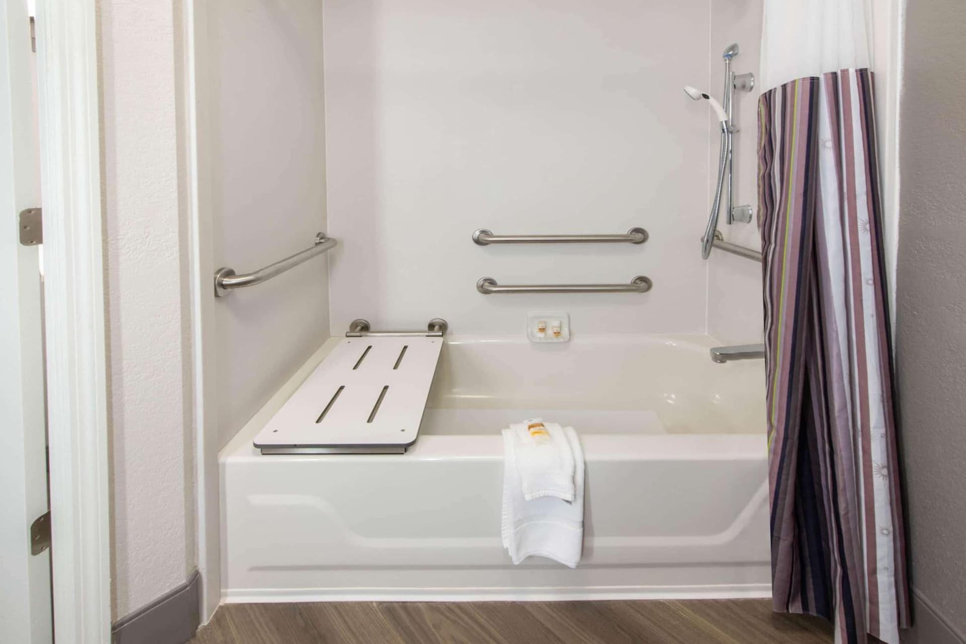 La Quinta by Wyndham Tampa Brandon Regency Park gallery photo in Brandon, FL — image 4