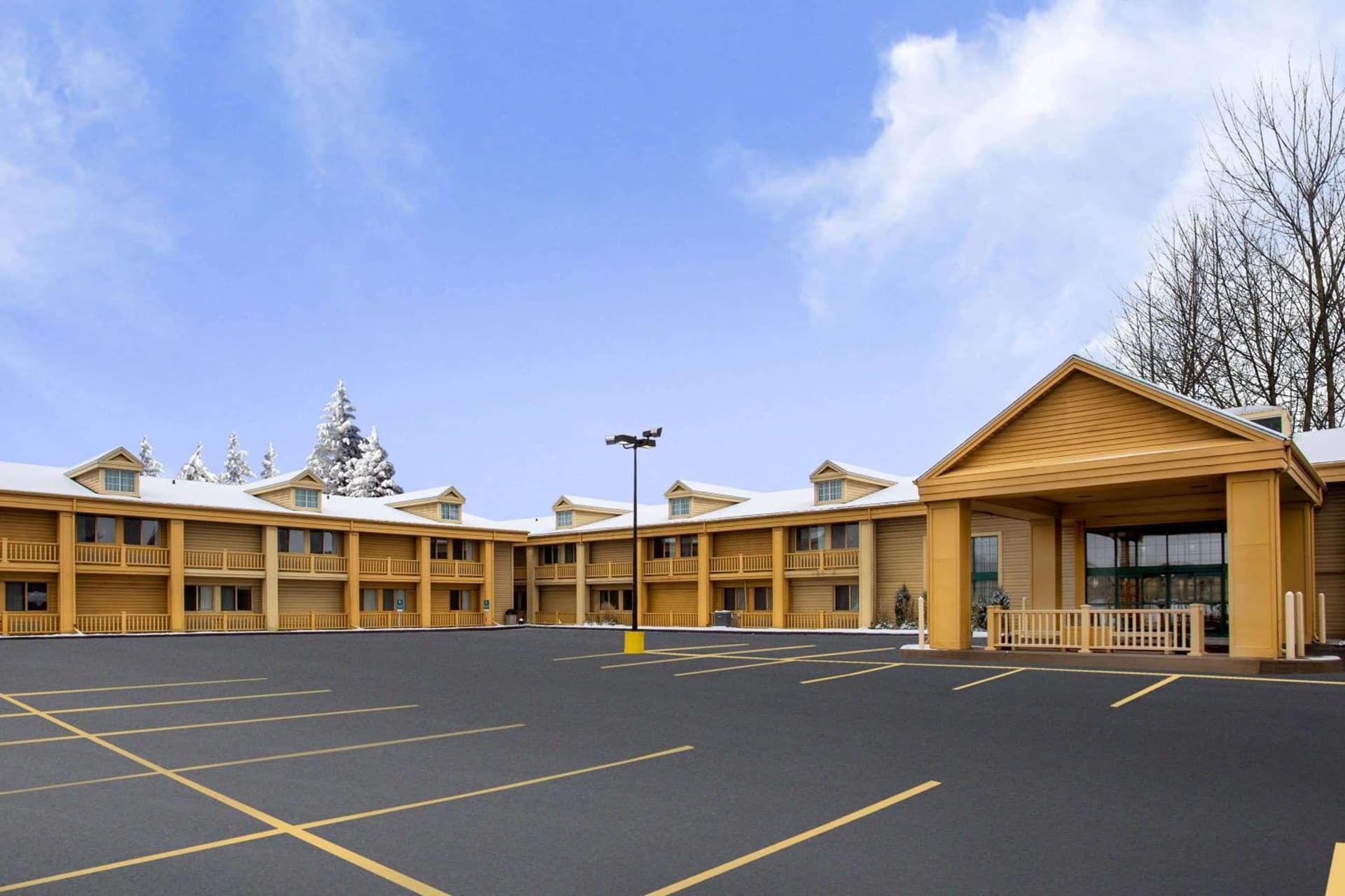 La Quinta Inn by Wyndham Oshkosh gallery photo in Oshkosh, WI — image 28