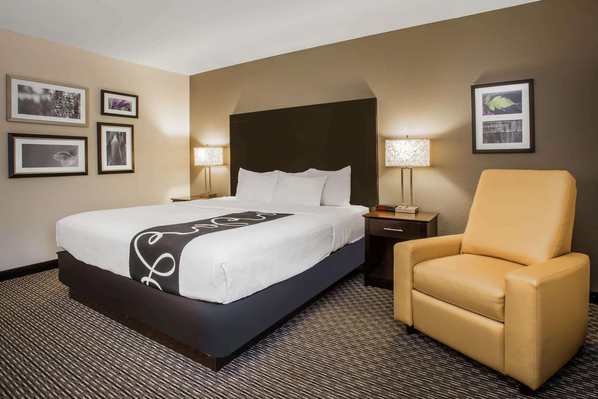 La Quinta Inn by Wyndham Oshkosh gallery photo in Oshkosh, WI — image 24