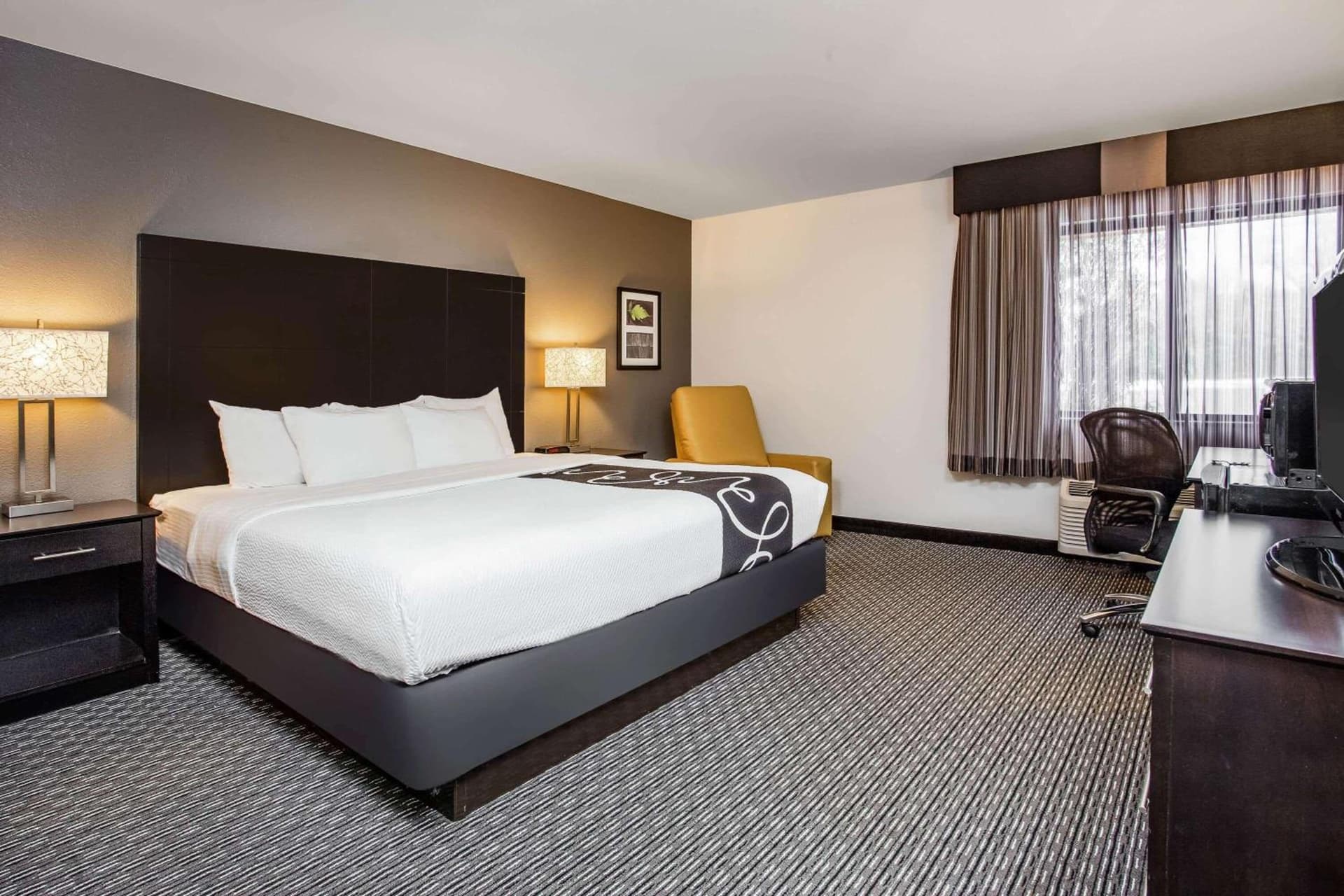 La Quinta Inn by Wyndham Oshkosh gallery photo in Oshkosh, WI — image 56