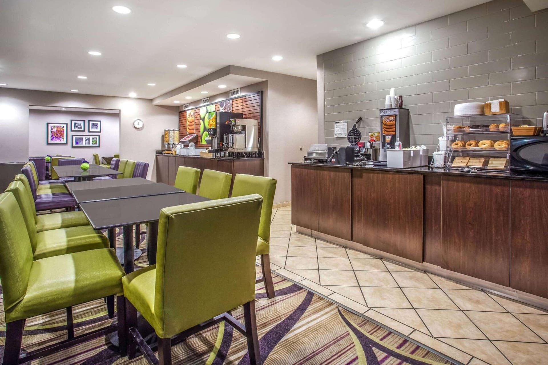 La Quinta Inn by Wyndham Oshkosh gallery photo in Oshkosh, WI — image 46