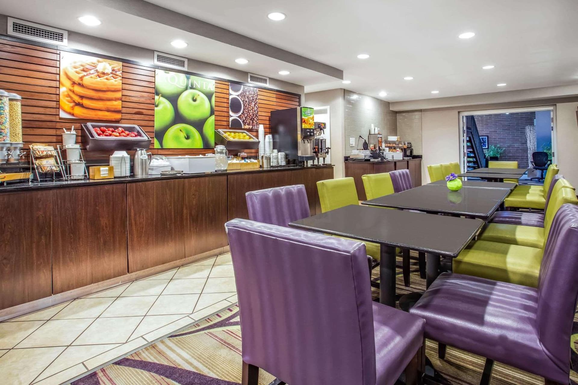 La Quinta Inn by Wyndham Oshkosh gallery photo in Oshkosh, WI — image 14