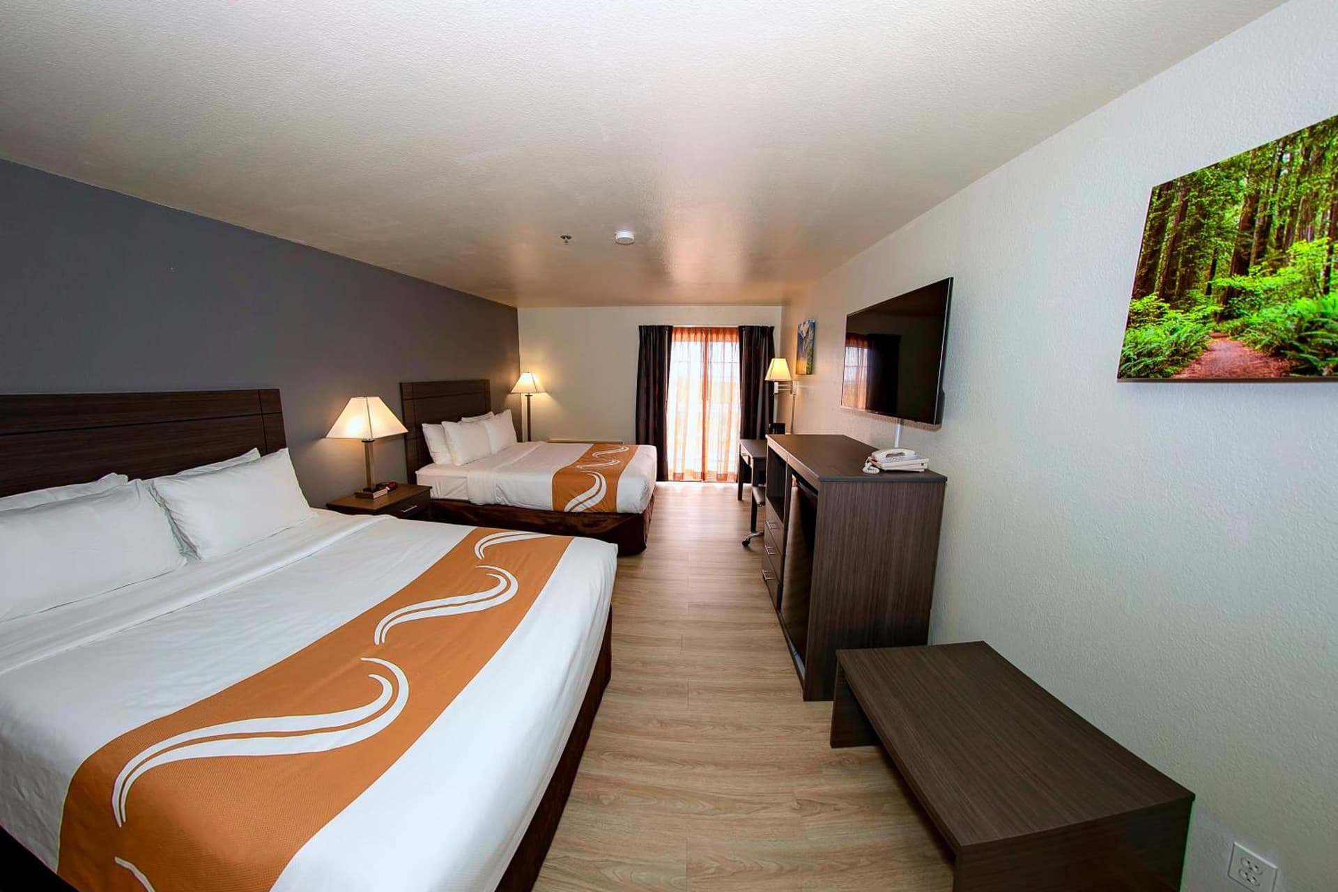 Quality Inn & Suites Crescent City Redwood Coast interior in Crescent City, CA — gallery photo 2