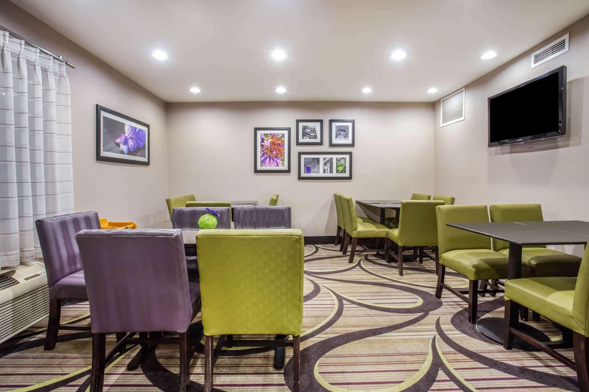 La Quinta Inn by Wyndham Oshkosh gallery photo in Oshkosh, WI — image 47
