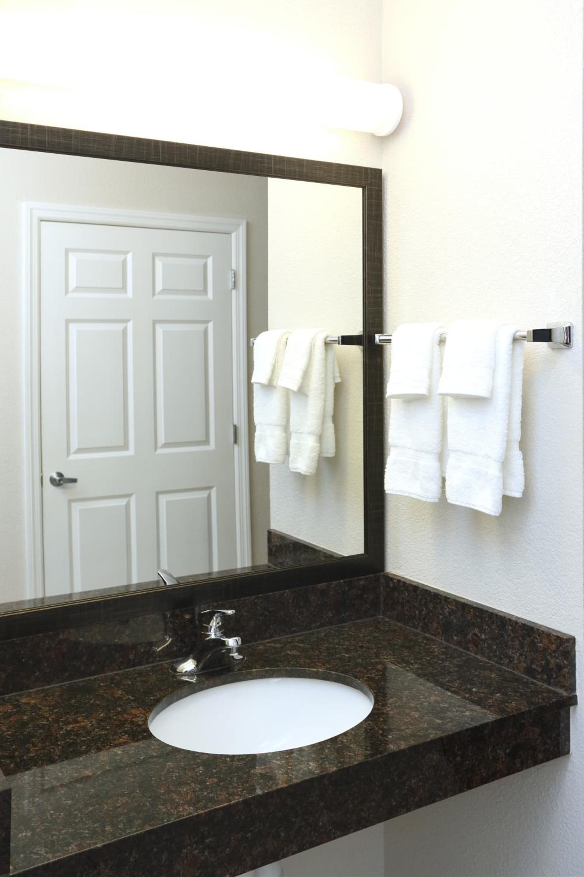 La Quinta Inn & Suites by Wyndham Norfolk gallery photo in Norfolk, VA — image 24