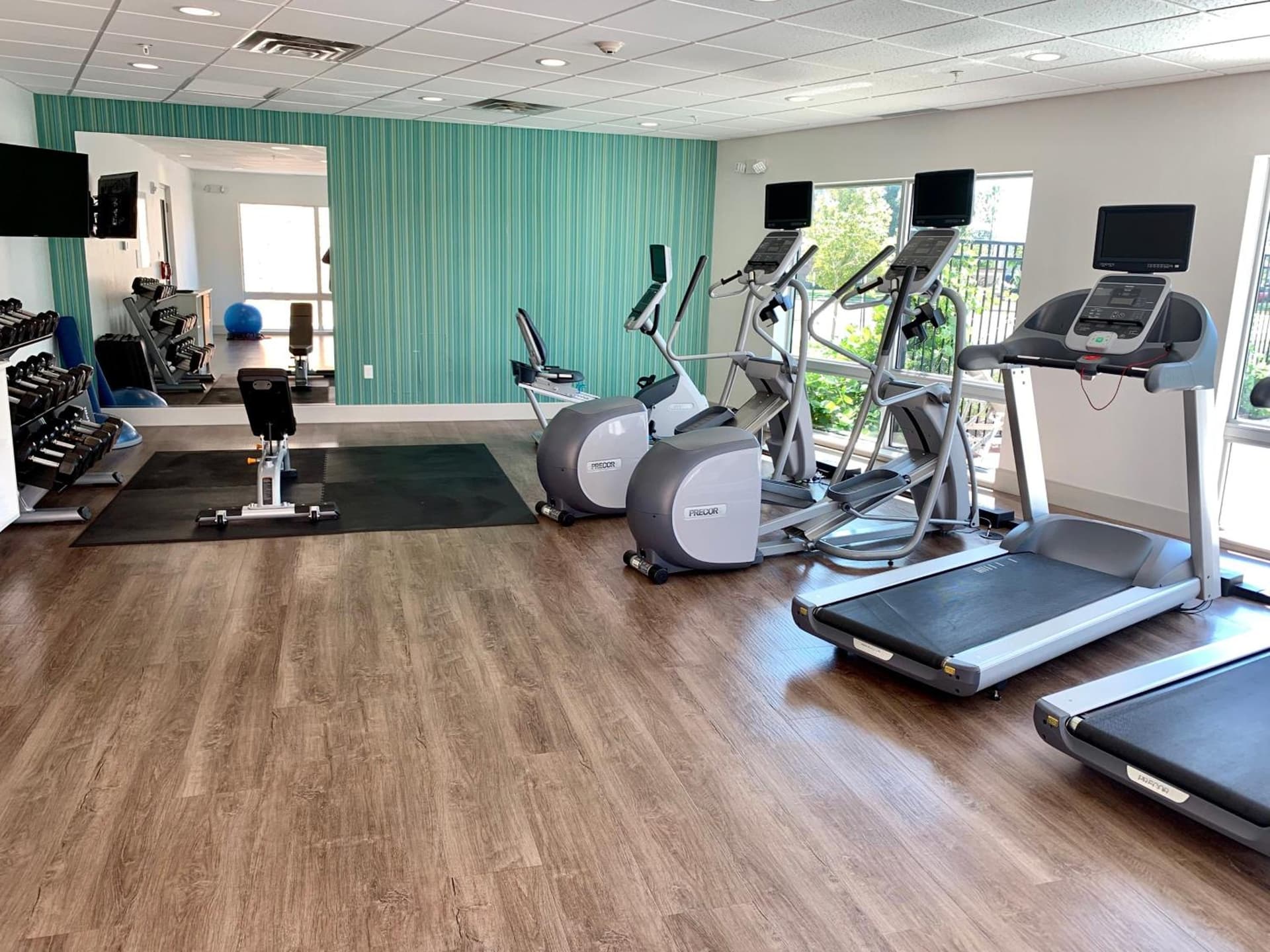 Holiday Inn Express & Suites Moore by IHG gallery photo in Moore, OK — image 36